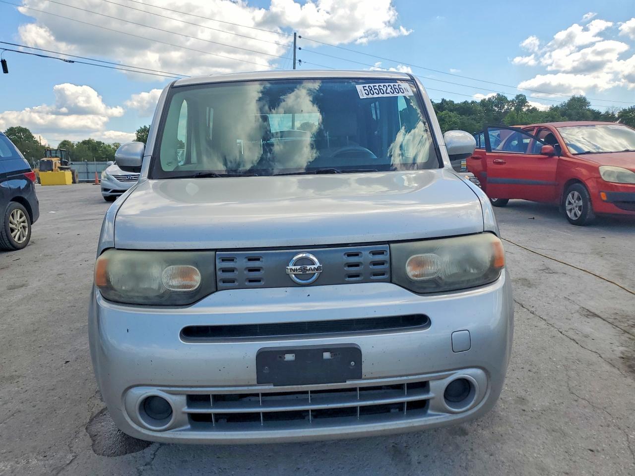 2011 Nissan Cube 1.8 Silver vin: JN8AZ2KR2BT207822