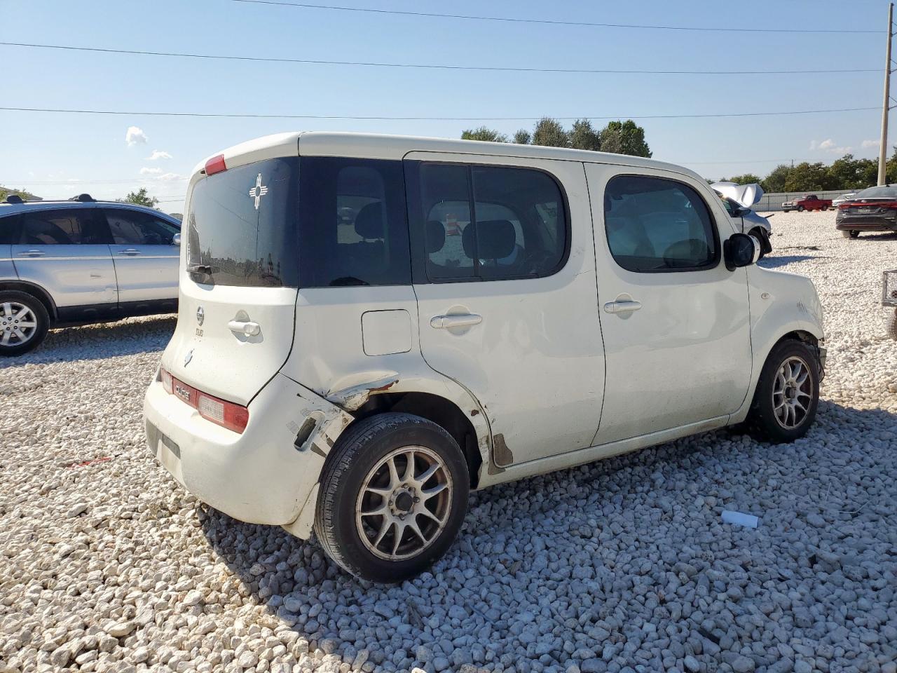 2011 Nissan Cube White vin: JN8AZ2KR2BT212907