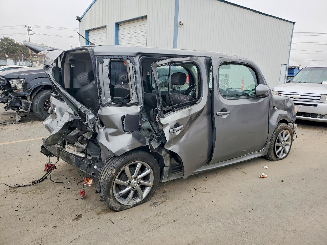 2010 Nissan Cube Silver vin: JN8AZ2KR3AT154885