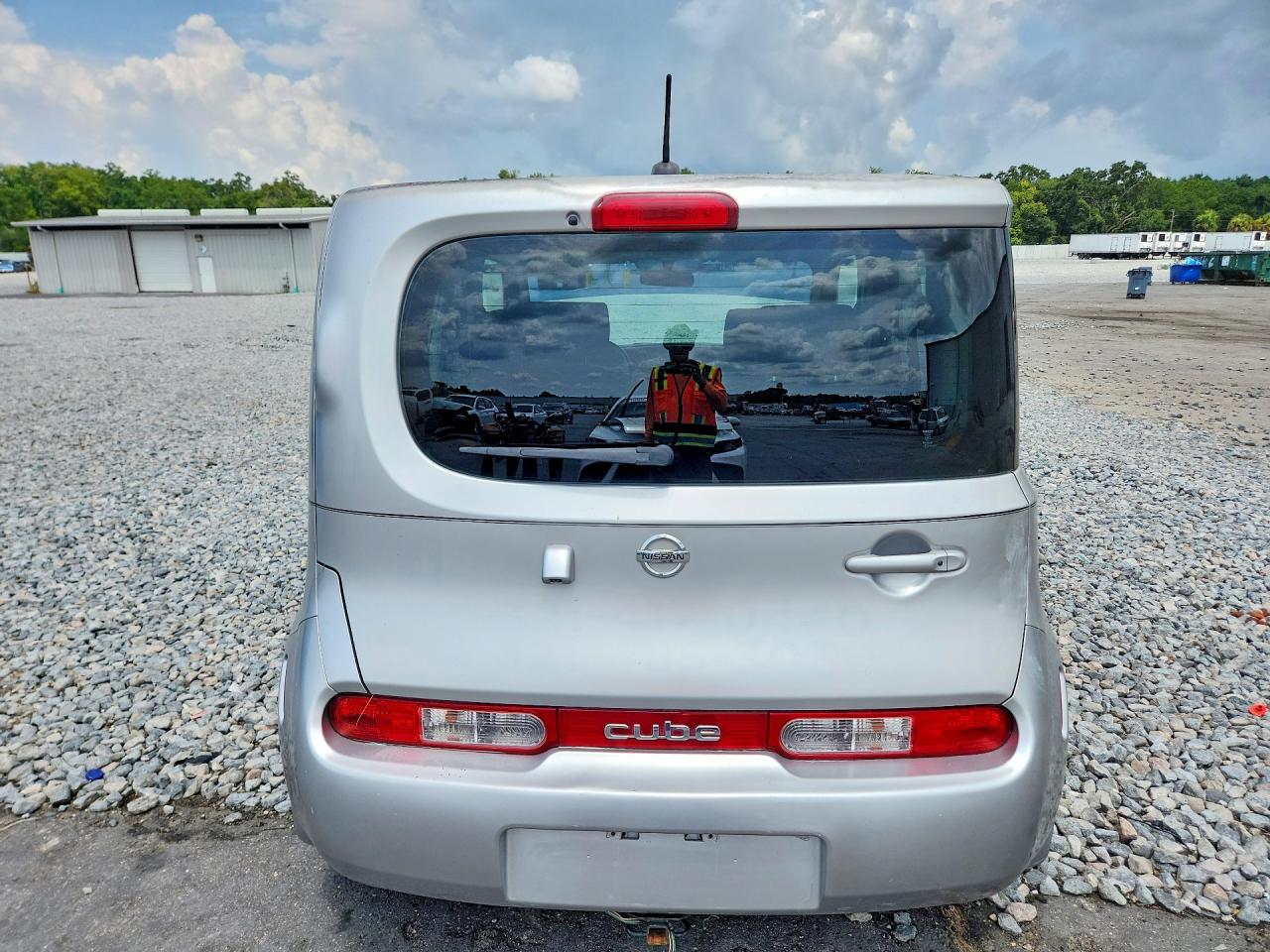 2010 Nissan Cube 1.8 Silver vin: JN8AZ2KR5AT165614