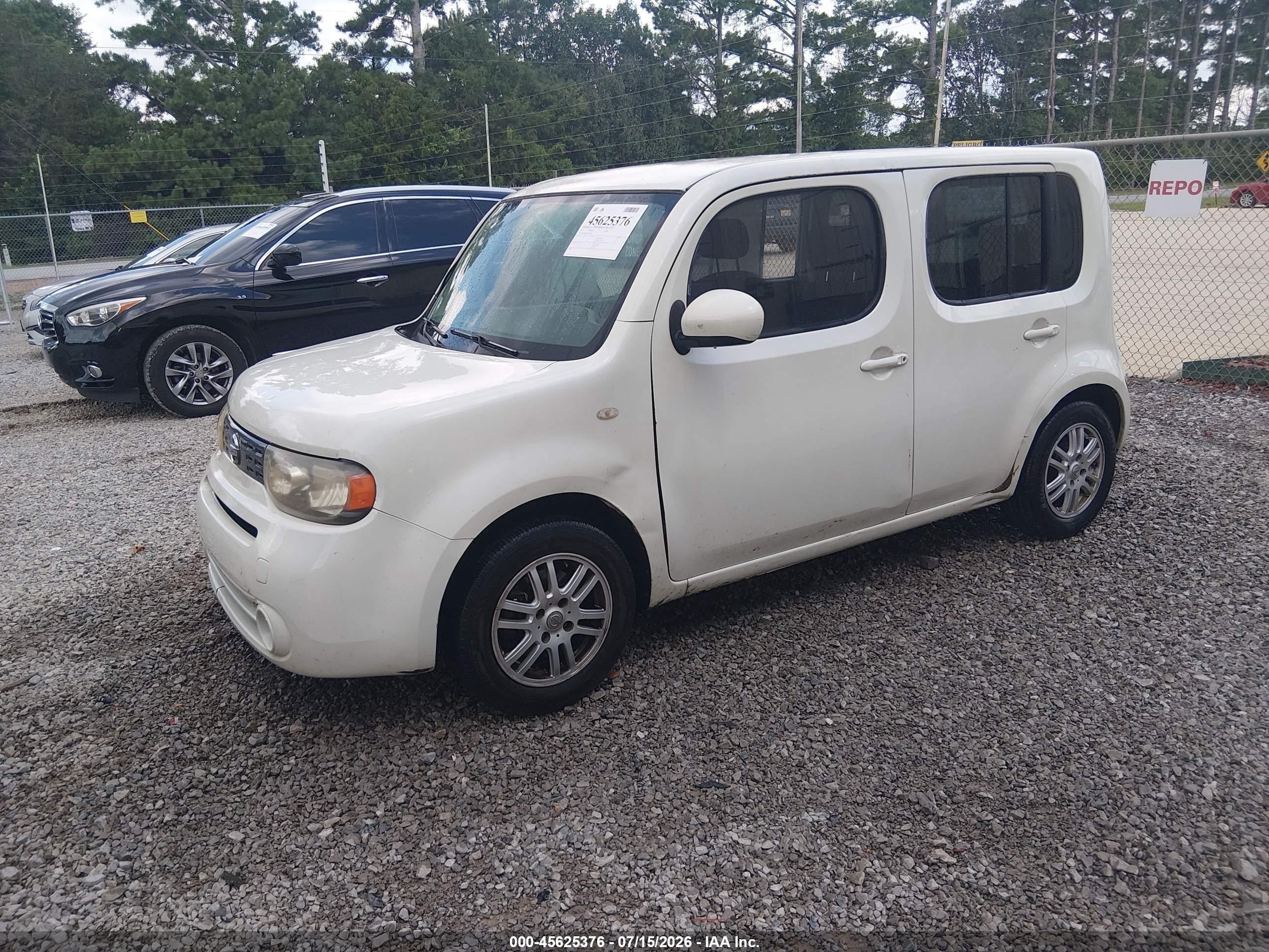 2011 Nissan Cube 1.8s White vin: JN8AZ2KR5BT204901