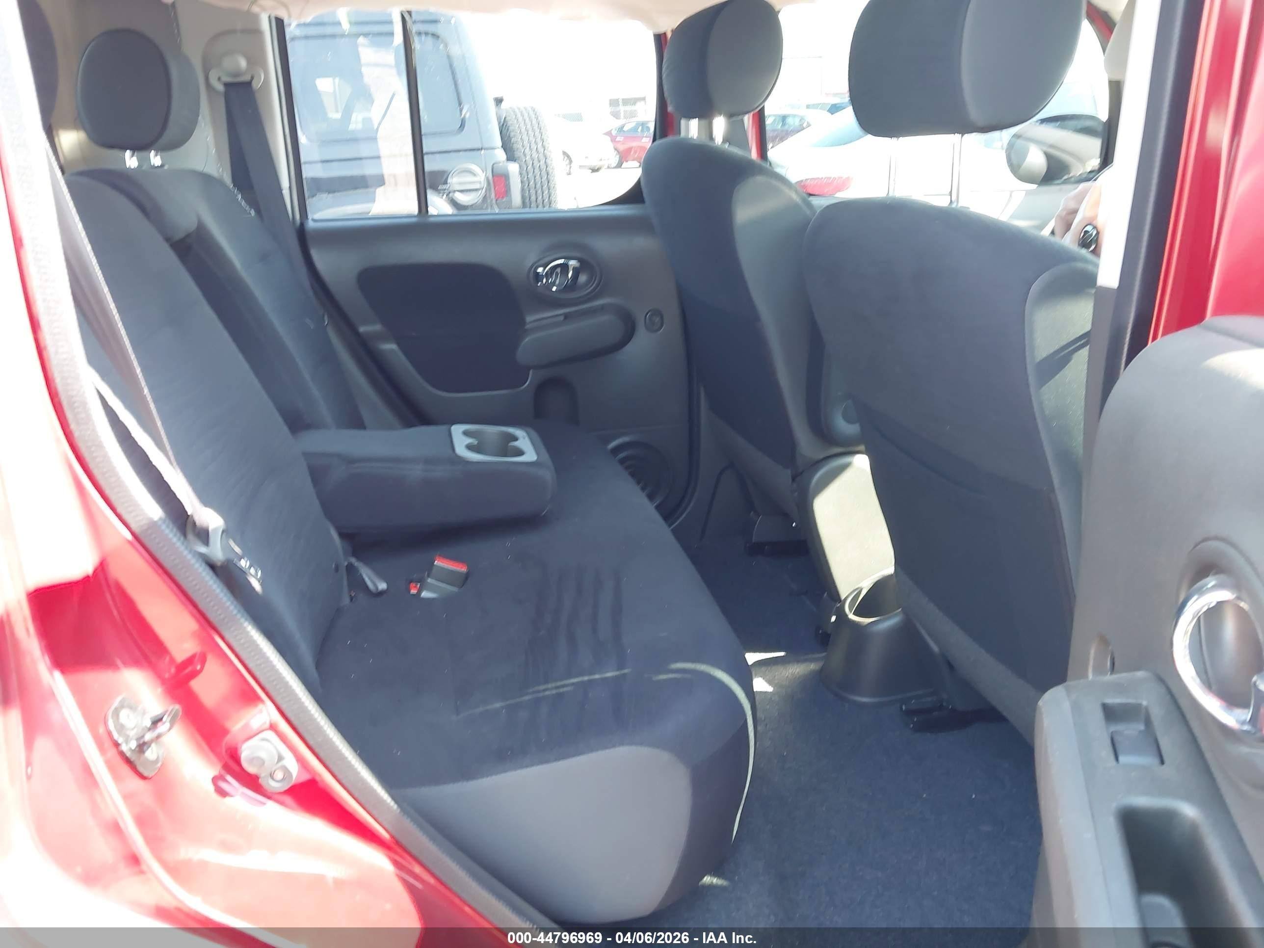 2012 Nissan Cube 1.8 S Red vin: JN8AZ2KR5CT252187