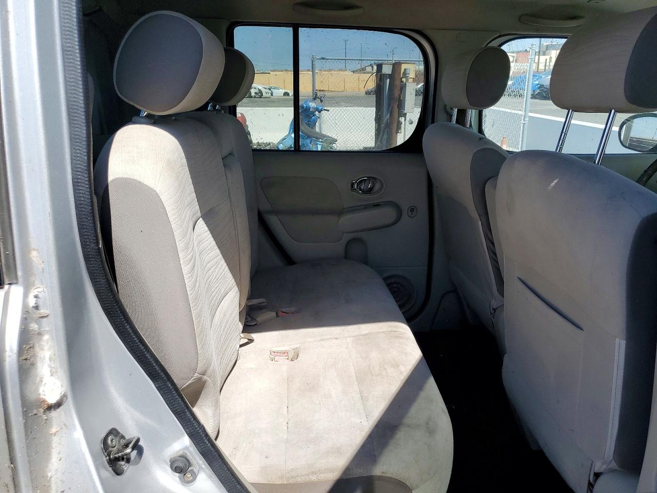 2011 Nissan Cube 1.8 Silver vin: JN8AZ2KR7BT207377