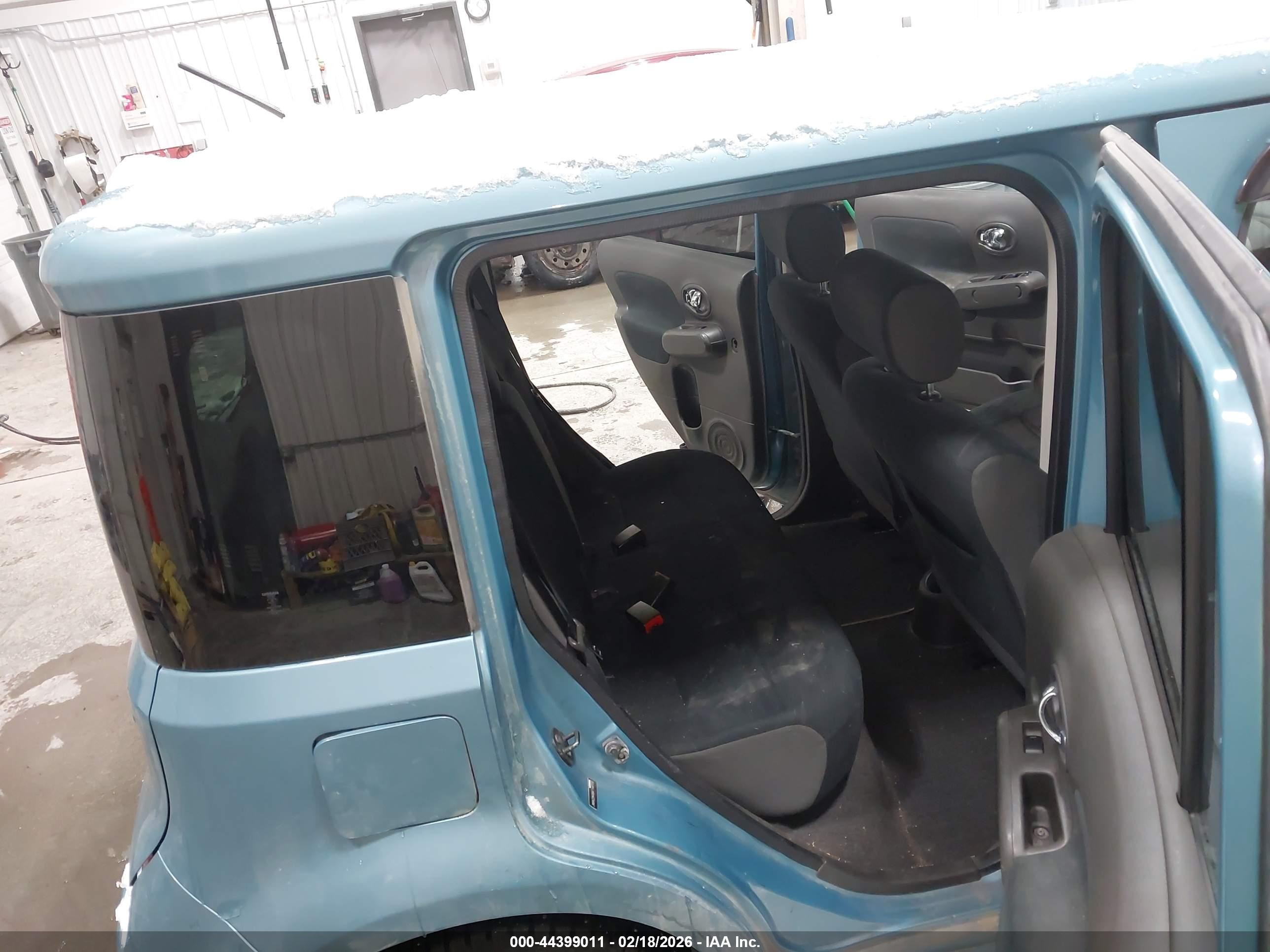 2010 Nissan Cube 1.8s Champagne vin: JN8AZ2KR8AT156700