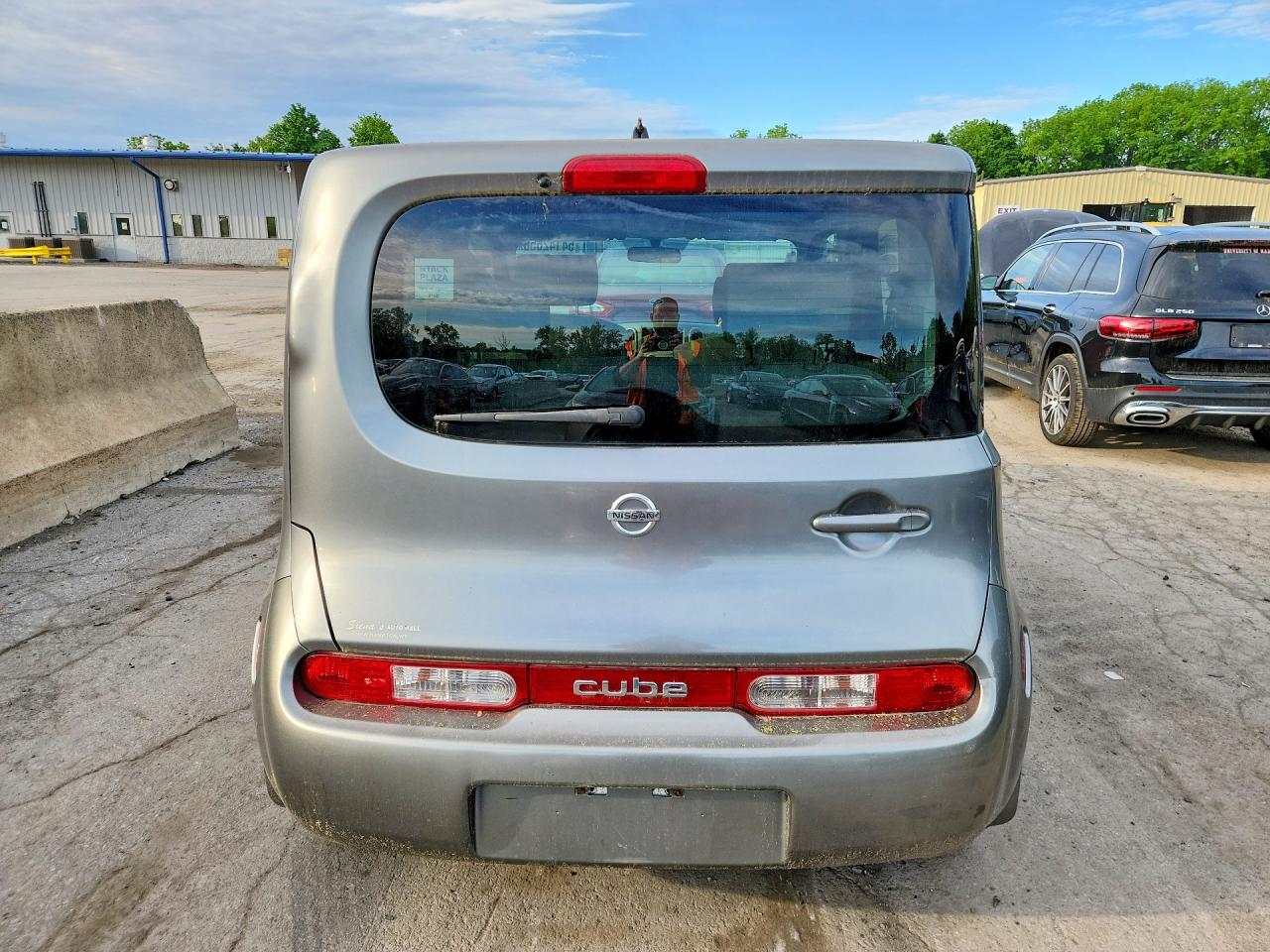 2010 Nissan Cube Silver vin: JN8AZ2KR8AT162173