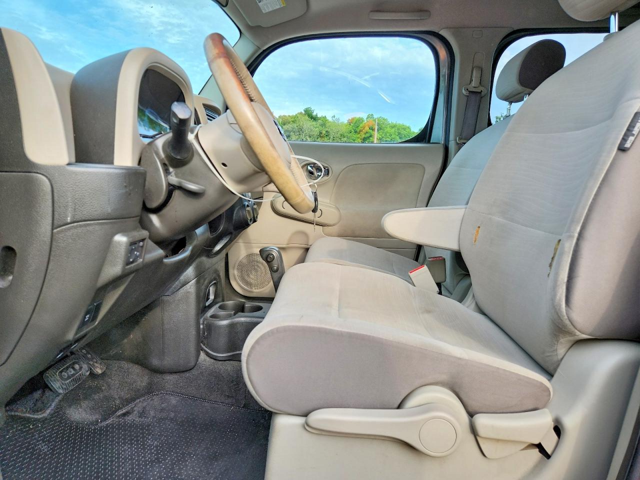 2010 Nissan Cube Silver vin: JN8AZ2KR8AT162173