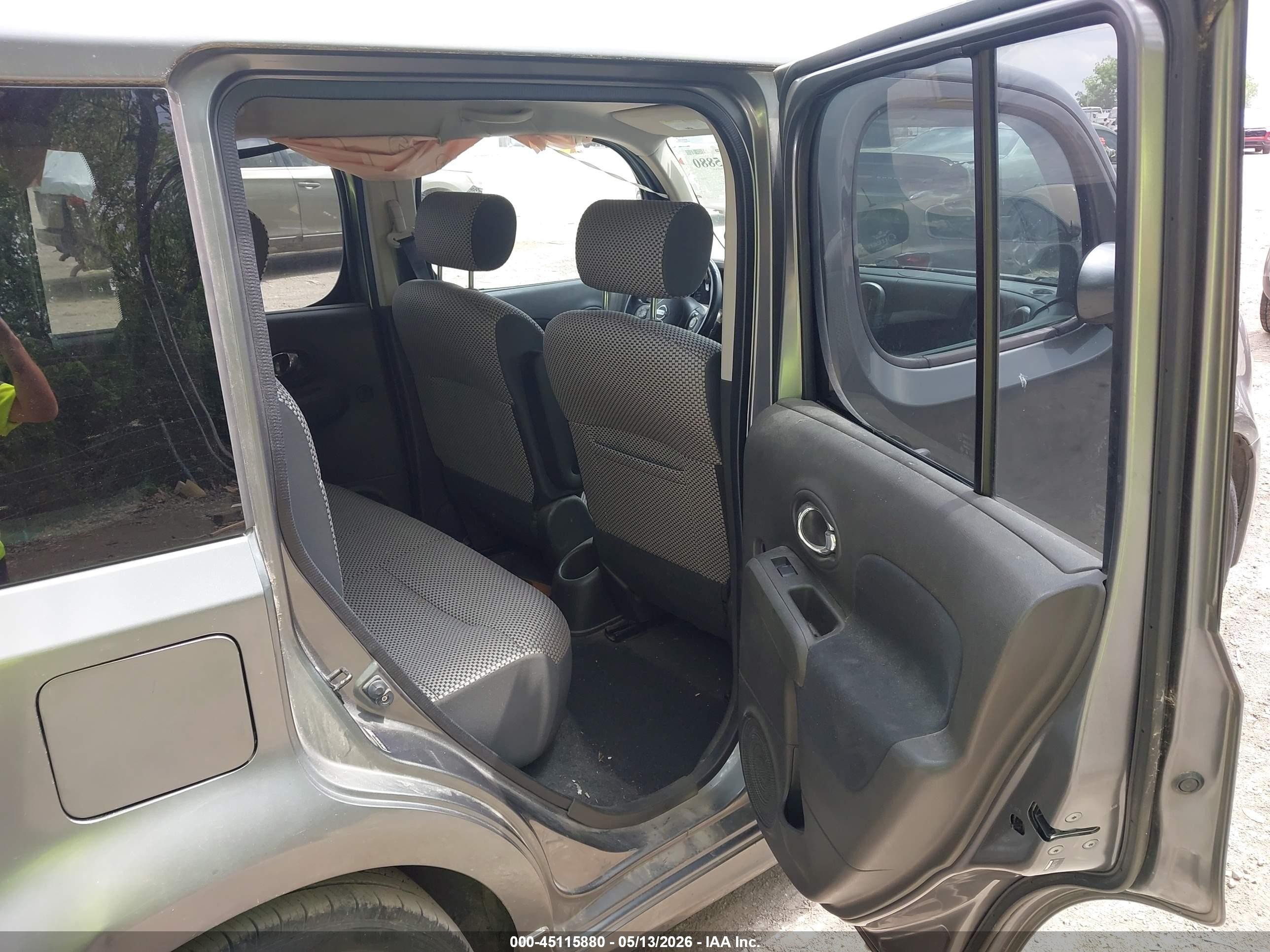2010 Nissan Cube 1.8 Krom Gray vin: JN8AZ2KRXAT164619