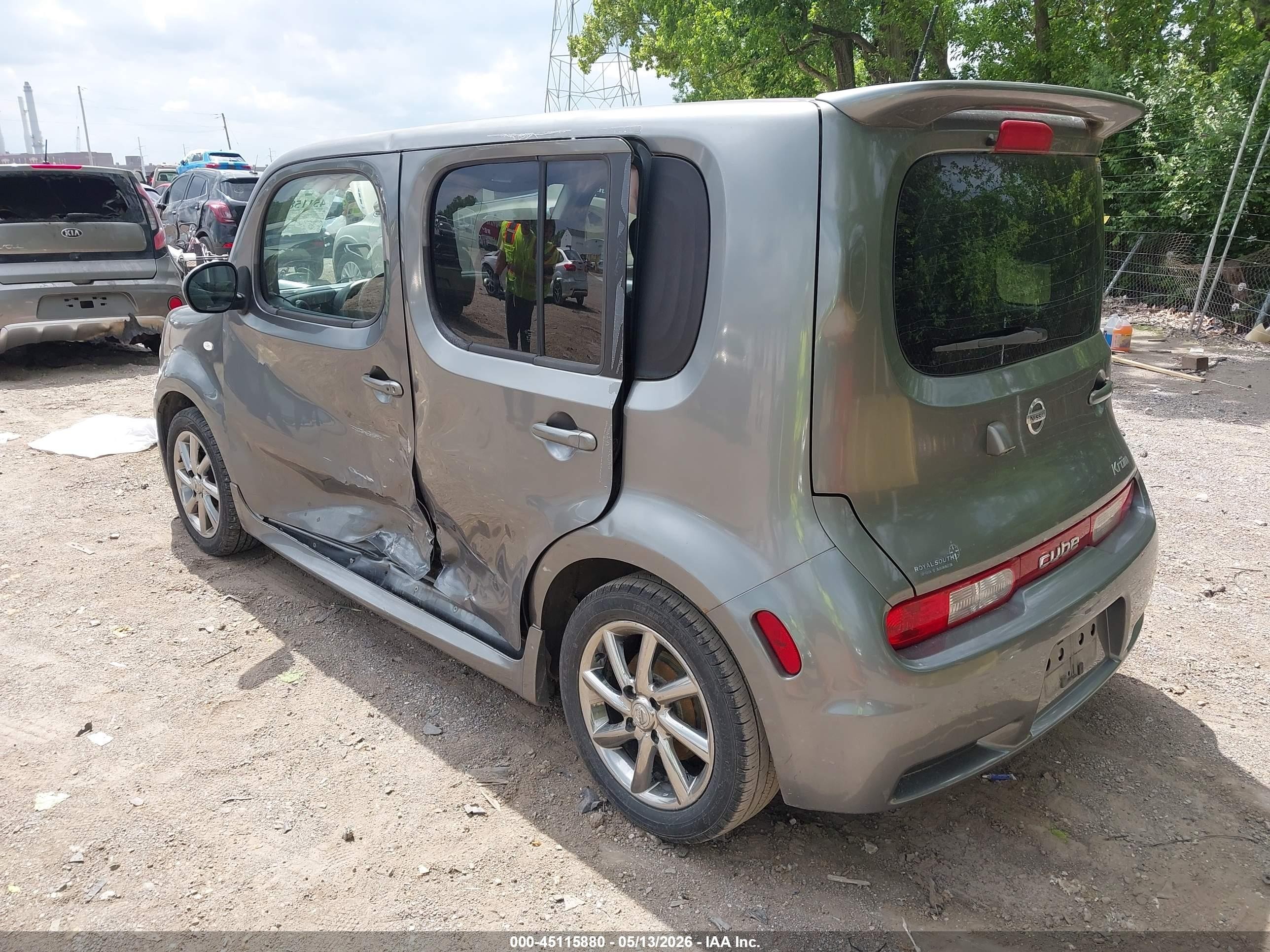 2010 Nissan Cube 1.8 Krom Gray vin: JN8AZ2KRXAT164619
