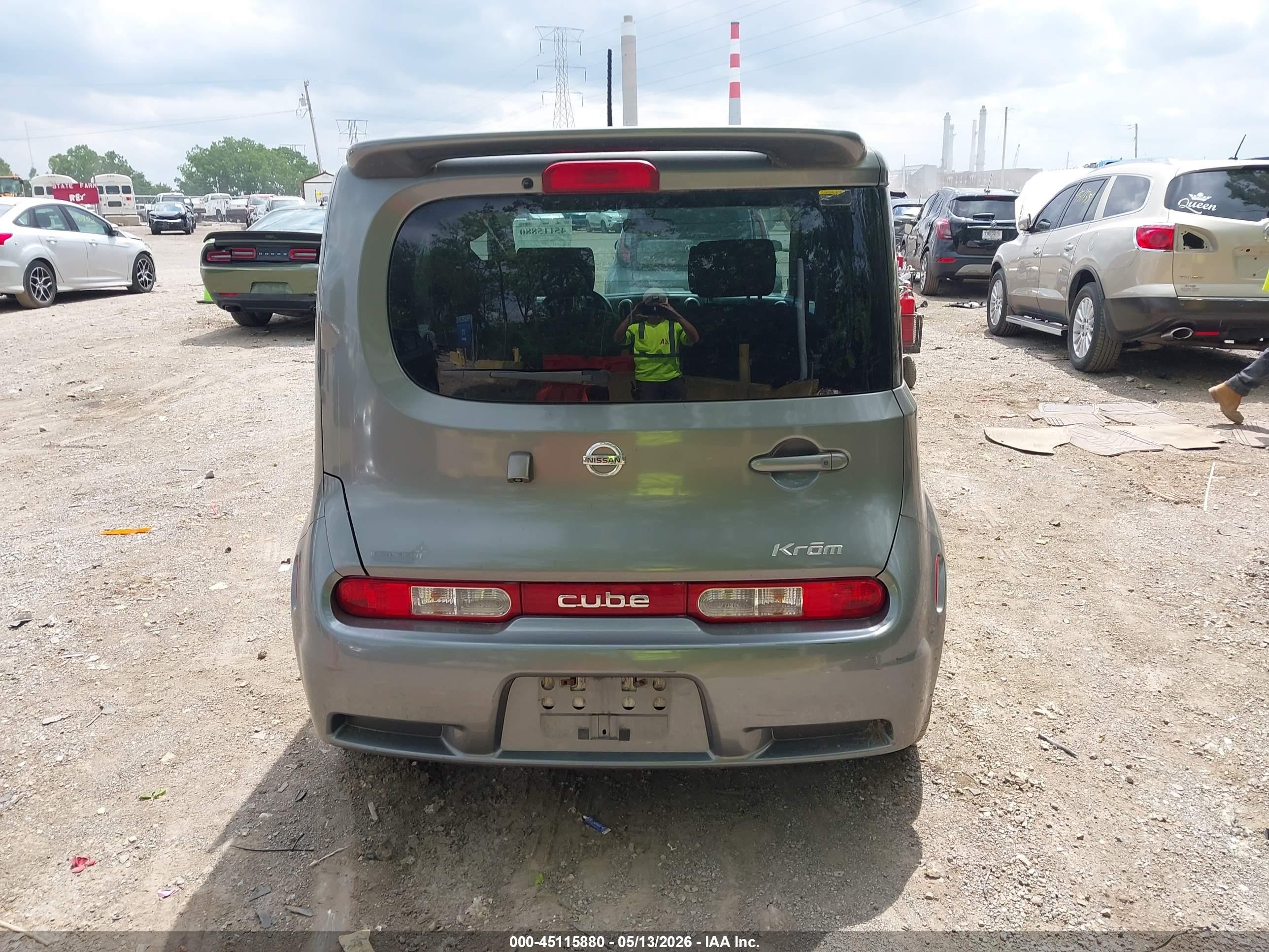 2010 Nissan Cube 1.8 Krom Gray vin: JN8AZ2KRXAT164619