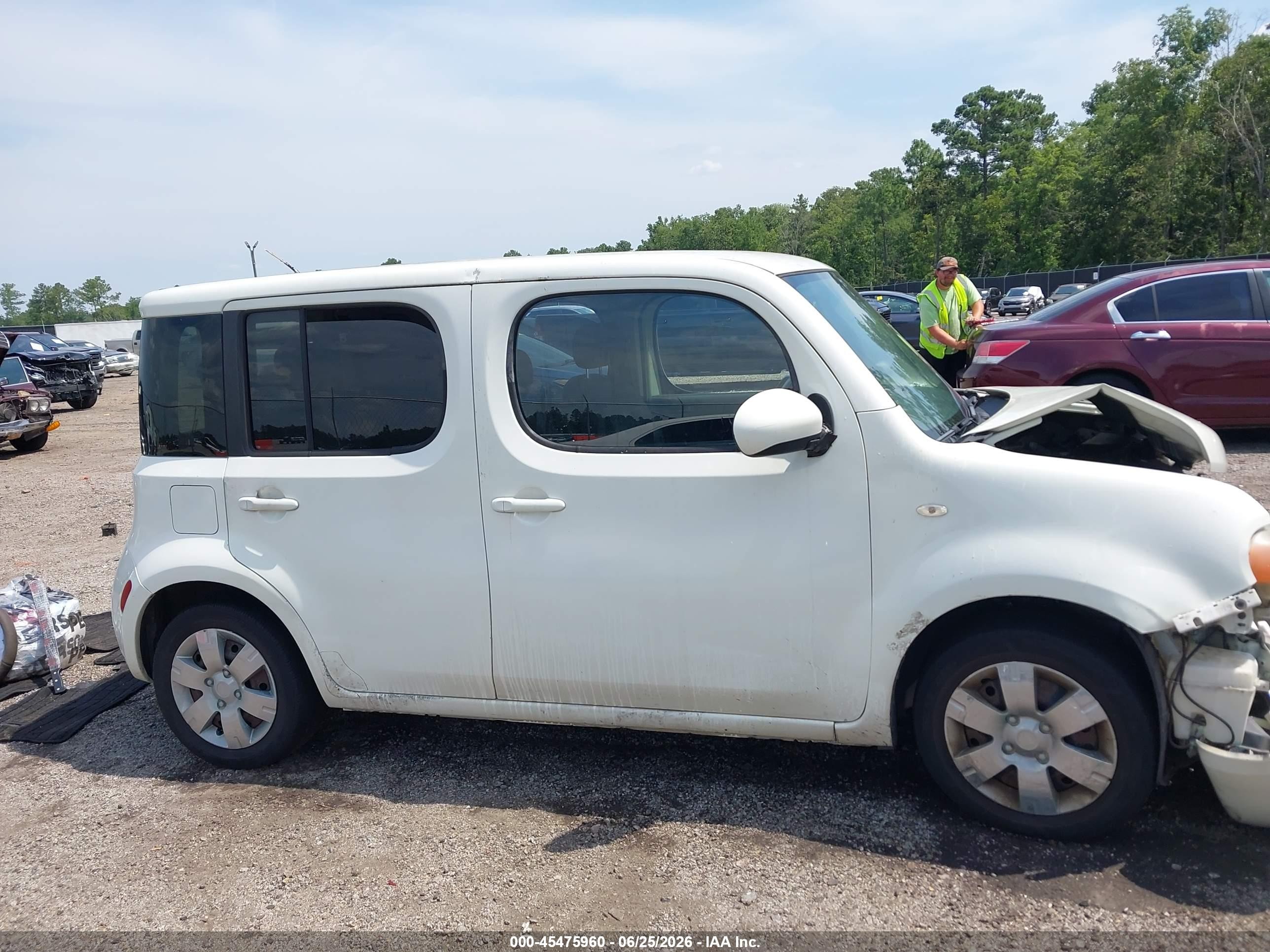2011 Nissan Cube 1.8s White vin: JN8AZ2KRXBT205221