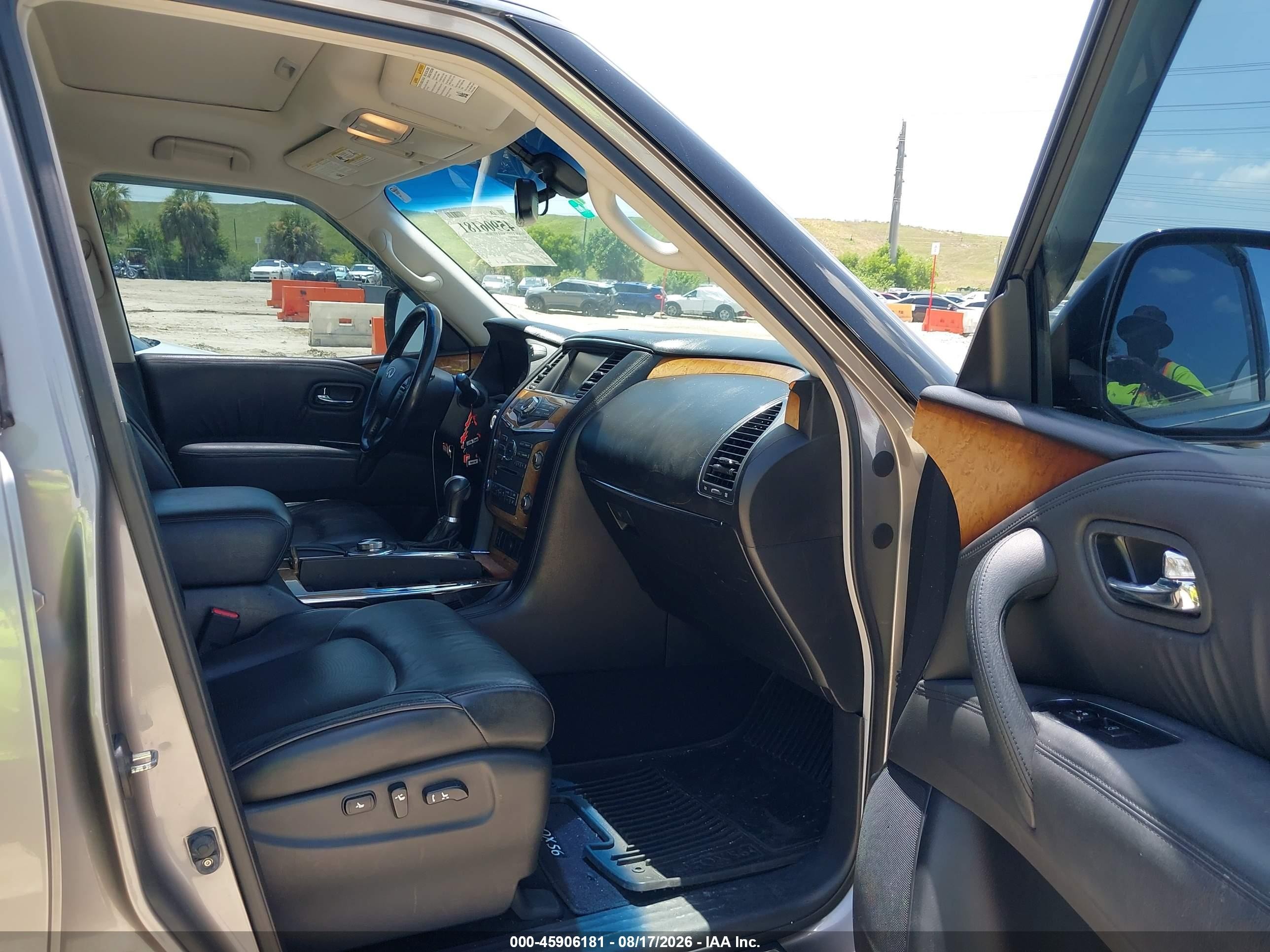 2011 Infiniti Qx56   Серебряный vin: JN8AZ2NC0B9302111
