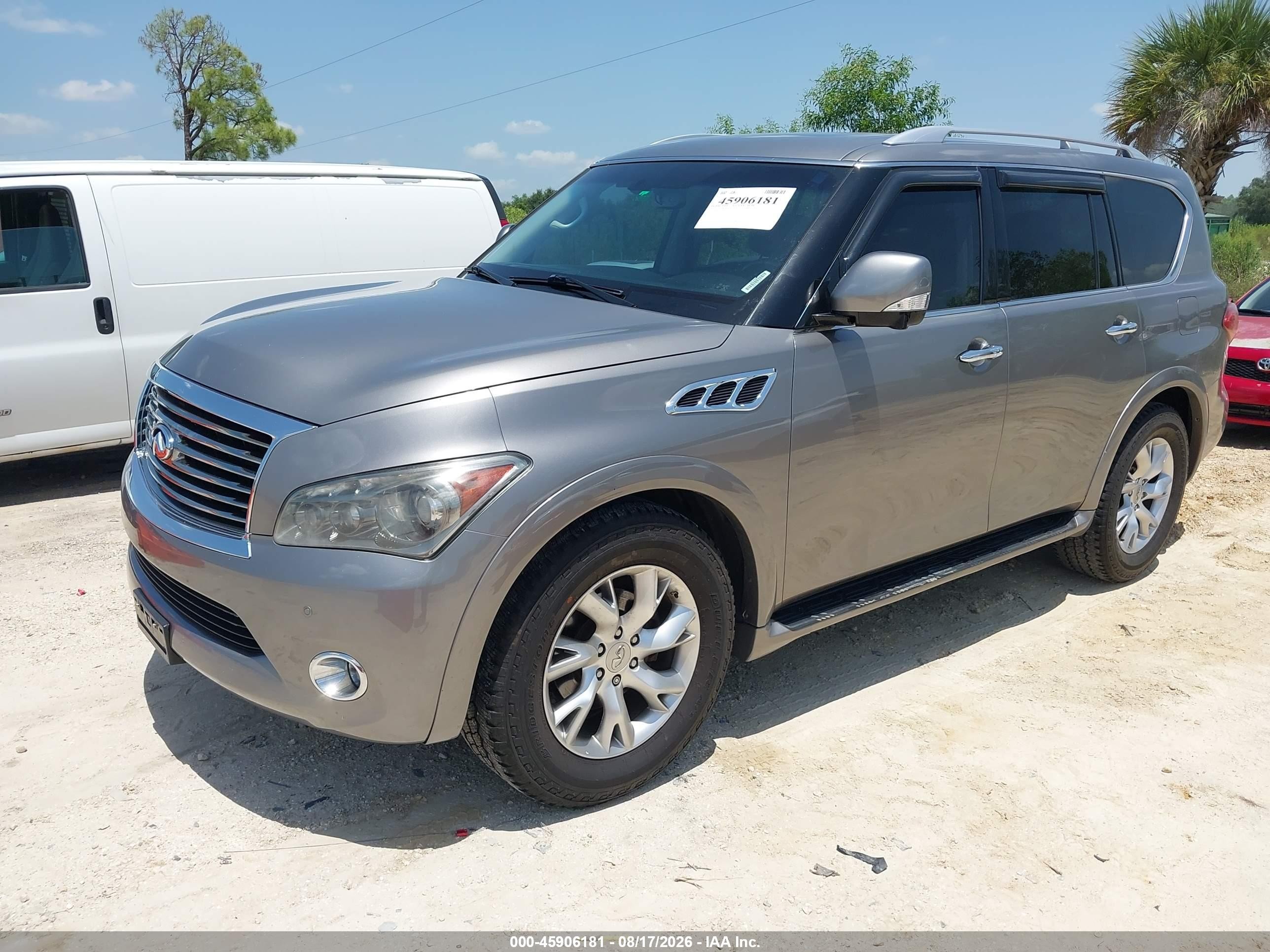 2011 Infiniti Qx56   Серебряный vin: JN8AZ2NC0B9302111