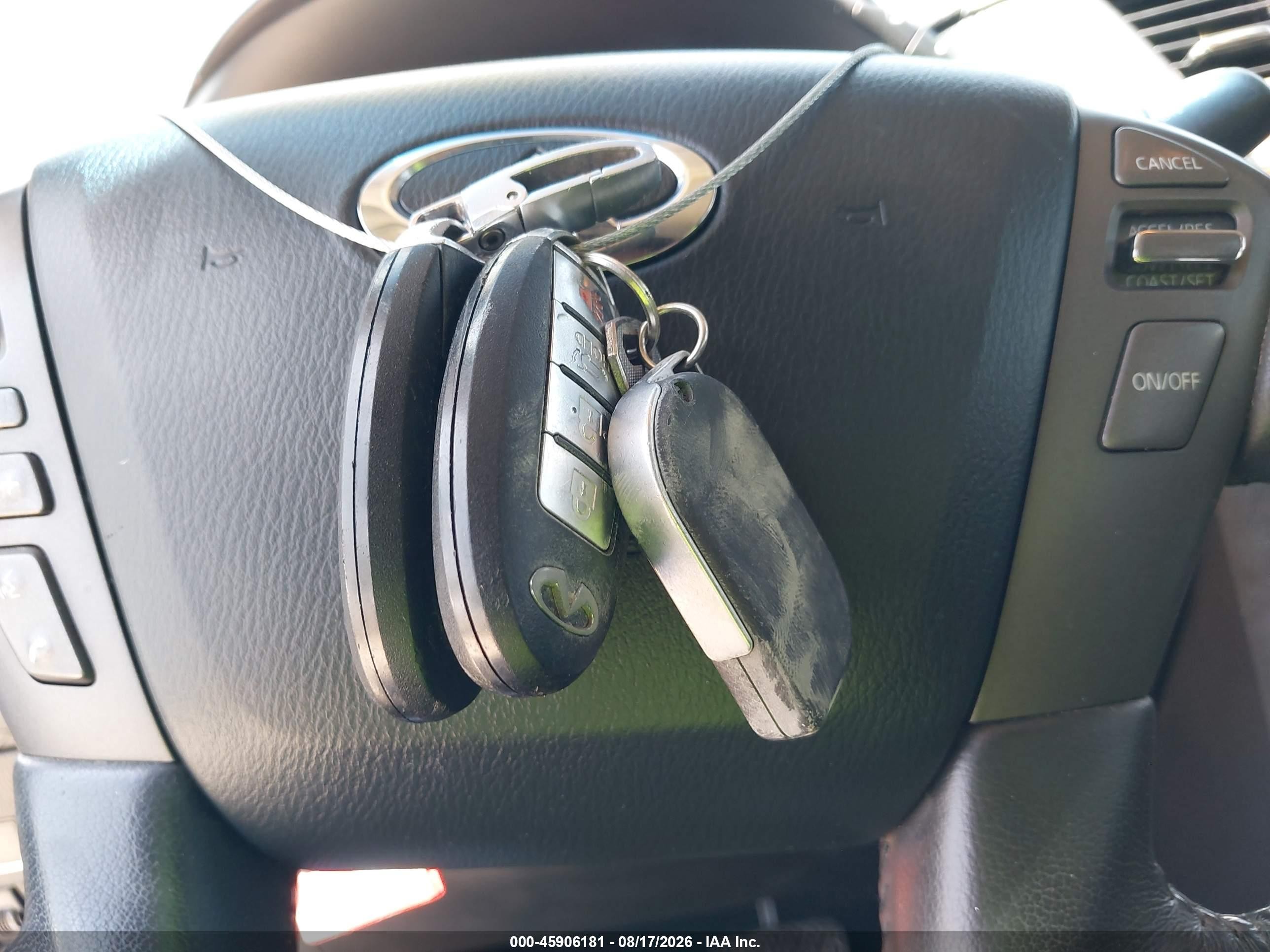 2011 Infiniti Qx56   Серебряный vin: JN8AZ2NC0B9302111