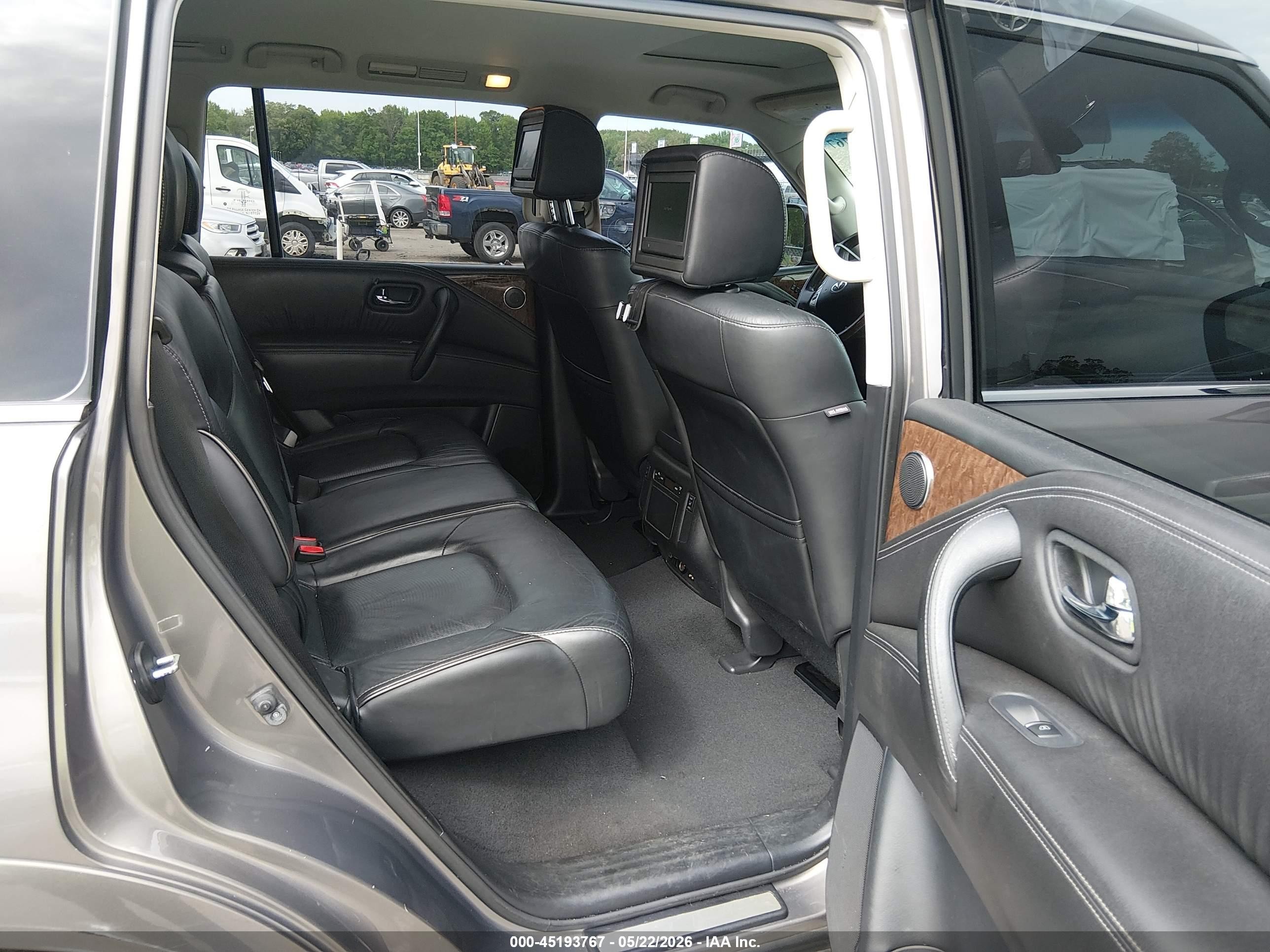 2015 Infiniti Qx80   Коричневый vin: JN8AZ2NC5F9372239