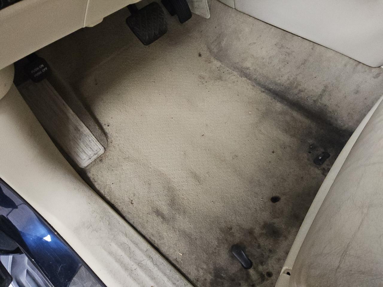 2015 Infiniti Qx80 Base Blue vin: JN8AZ2ND3F9770607 Damage: Left Front Carpet, Stained, Permanent