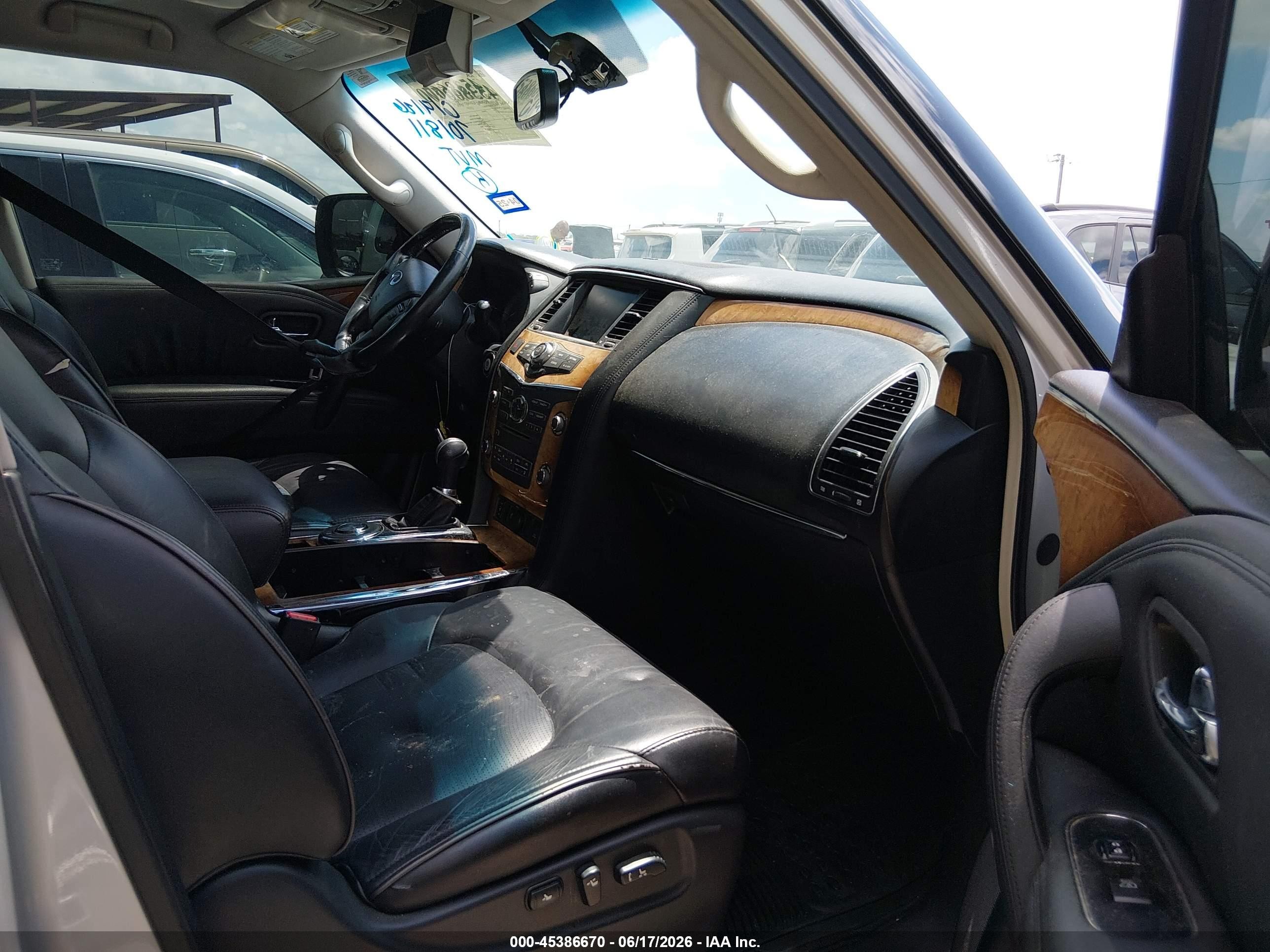 2011 Infiniti Qx56   Серебряный vin: JN8AZ2ND6B9701811