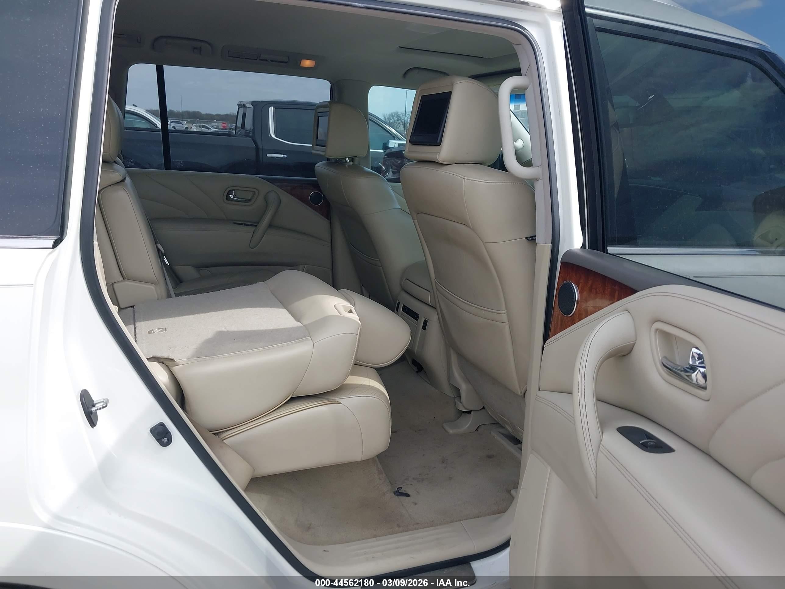 2015 Infiniti Qx80   White vin: JN8AZ2ND9F9770269
