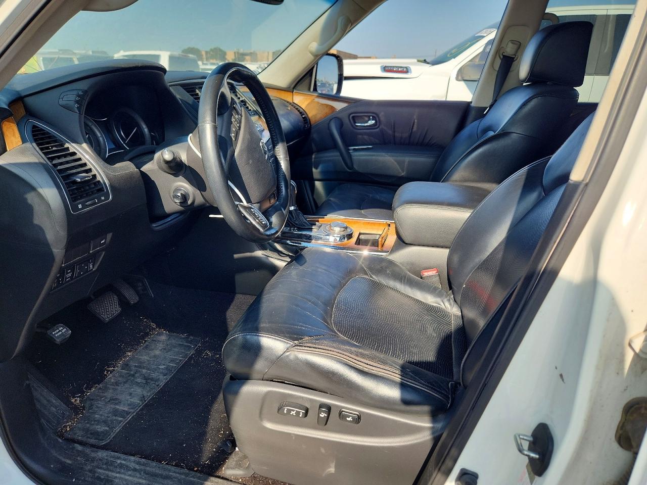 2011 Infiniti Qx56 Base White vin: JN8AZ2NE3B9005111