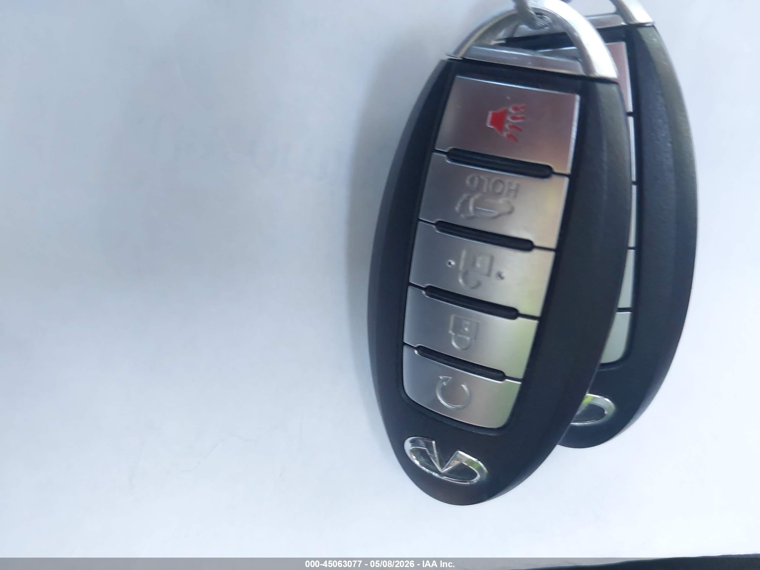 2013 Infiniti Qx56   Серебряный vin: JN8AZ2NE3D9061049