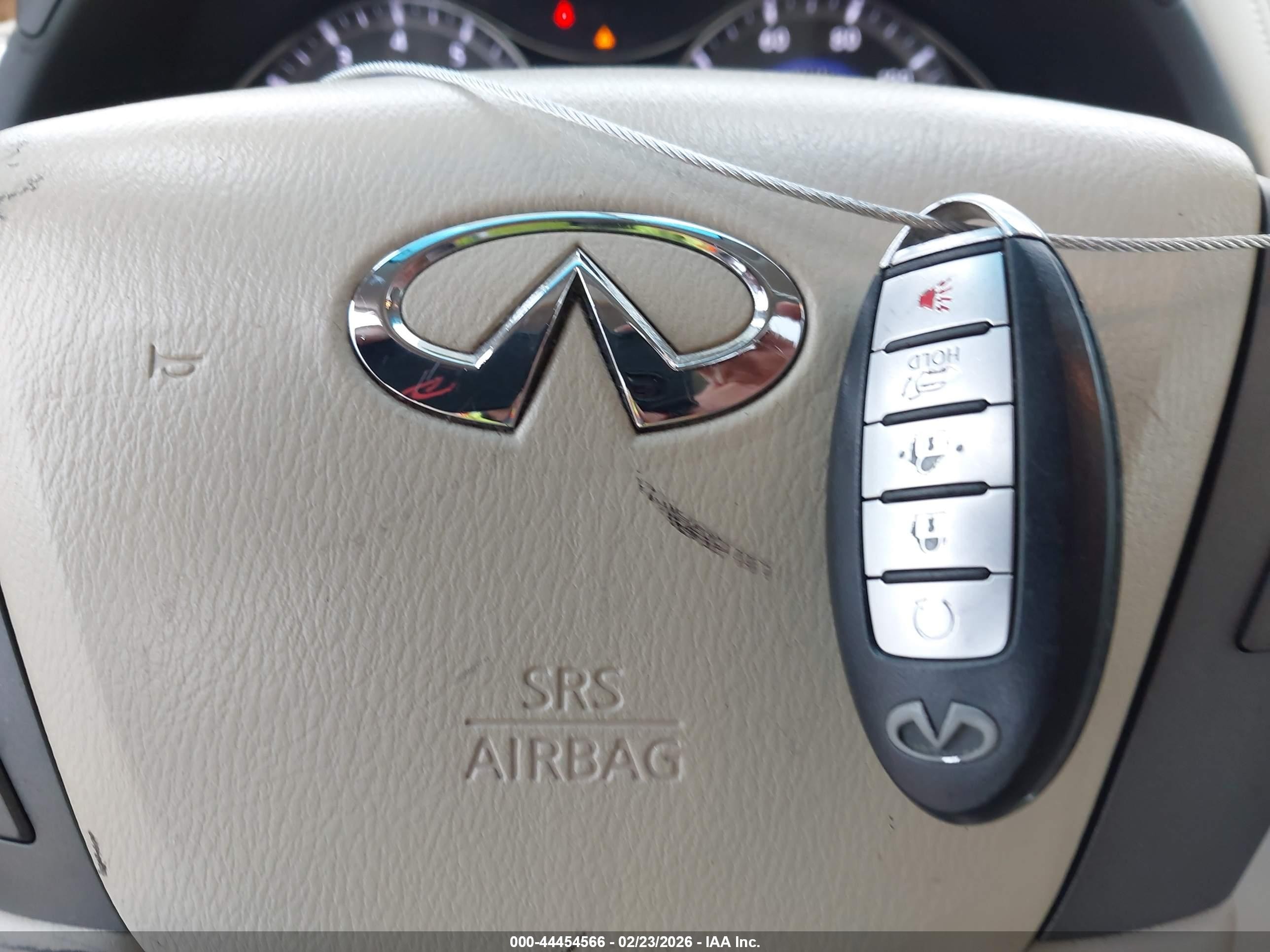 2014 Infiniti Qx80   Белый vin: JN8AZ2NE4E9063197