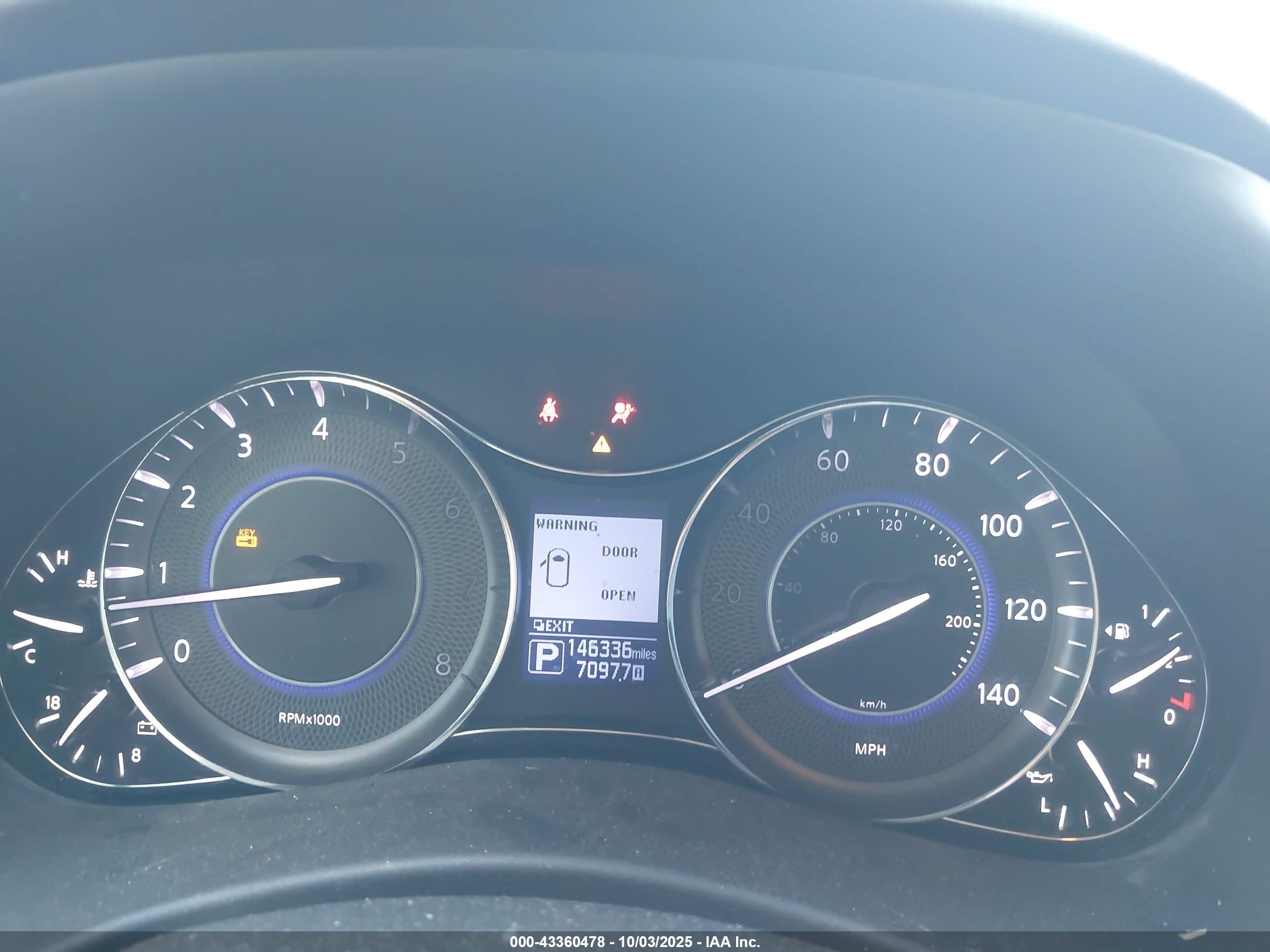 2017 Infiniti Qx80   Silver vin: JN8AZ2NE5H9158596