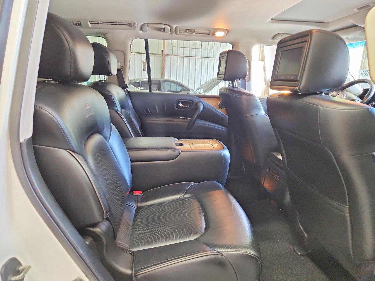 2011 Infiniti Qx56 Base White vin: JN8AZ2NE6B9005670