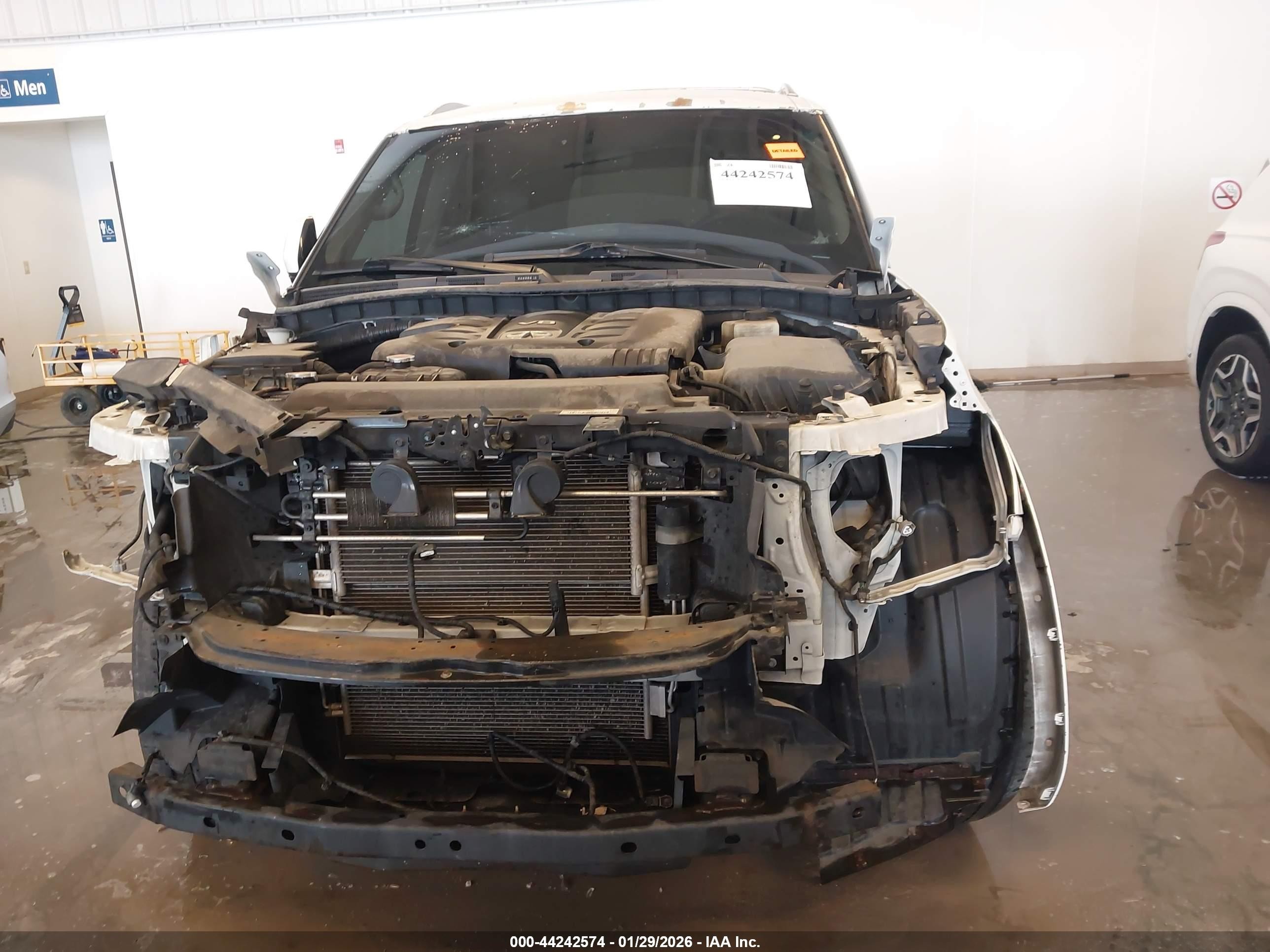 2013 Infiniti Qx56   White vin: JN8AZ2NE6D9060882