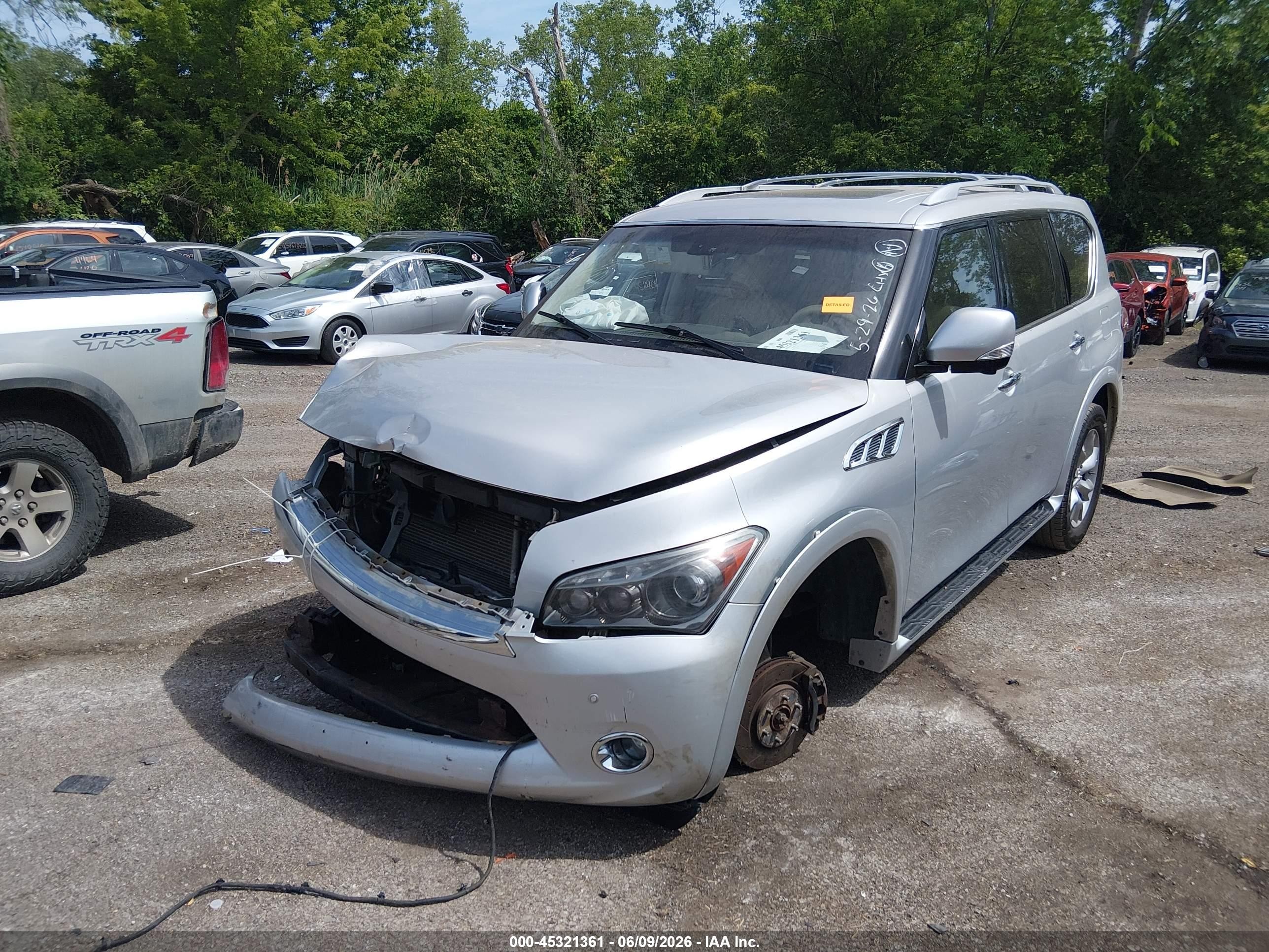 2012 Infiniti Qx56   Серебряный vin: JN8AZ2NE7C9016954