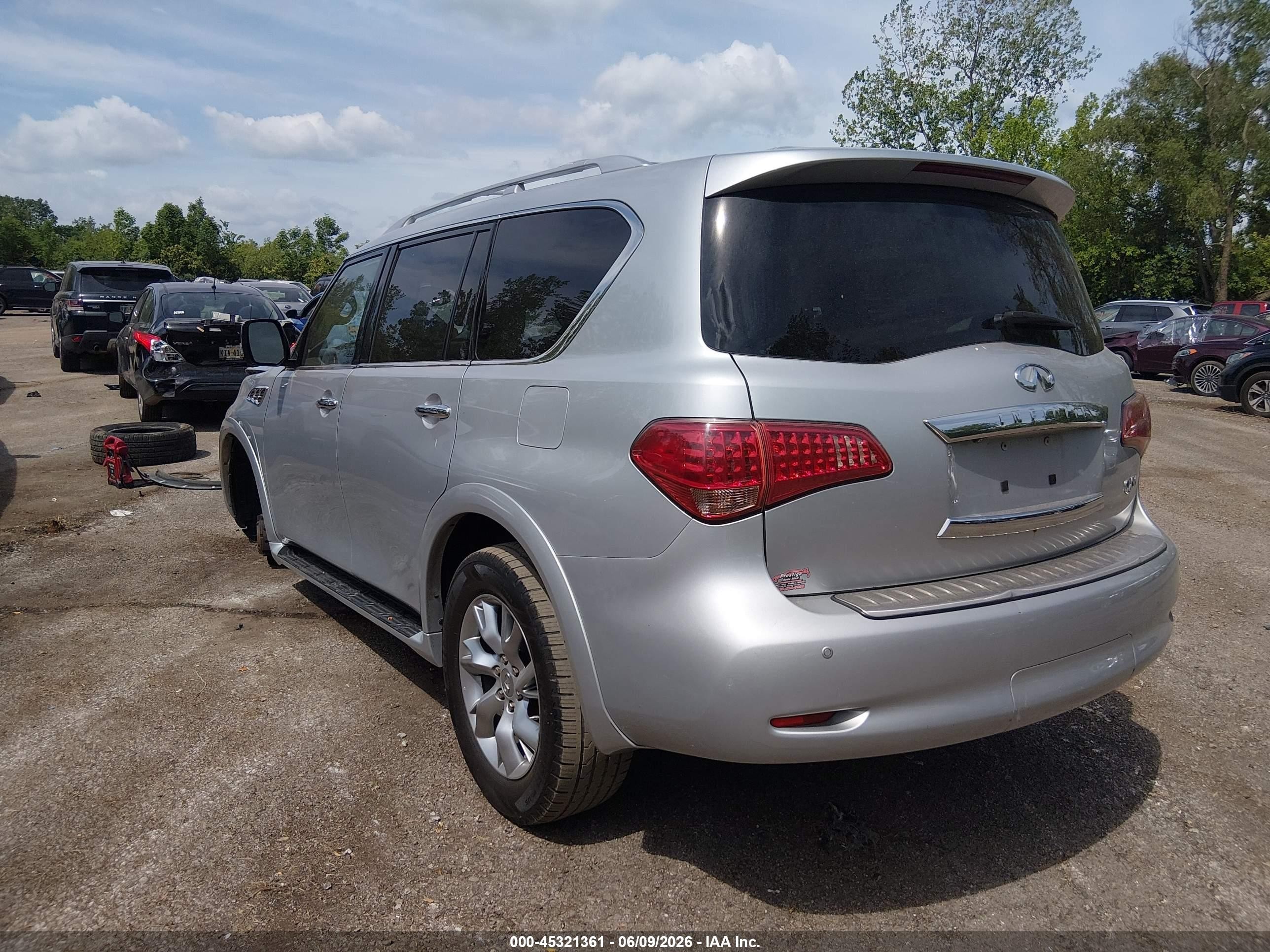 2012 Infiniti Qx56   Серебряный vin: JN8AZ2NE7C9016954