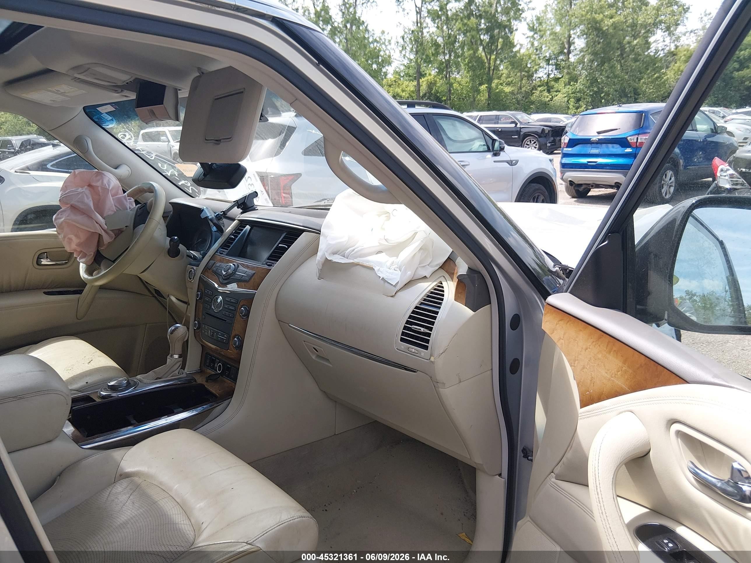 2012 Infiniti Qx56   Серебряный vin: JN8AZ2NE7C9016954