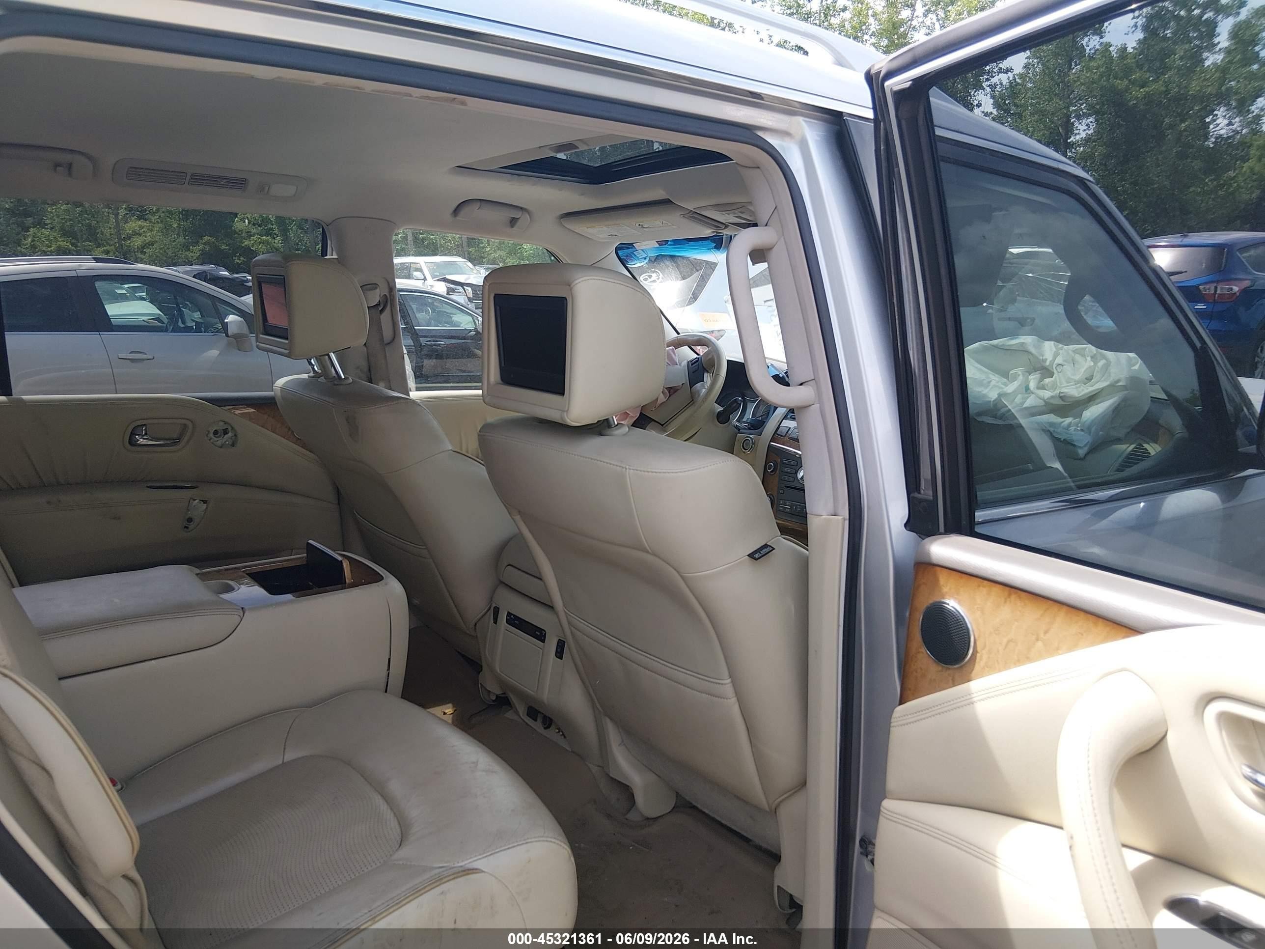 2012 Infiniti Qx56   Серебряный vin: JN8AZ2NE7C9016954