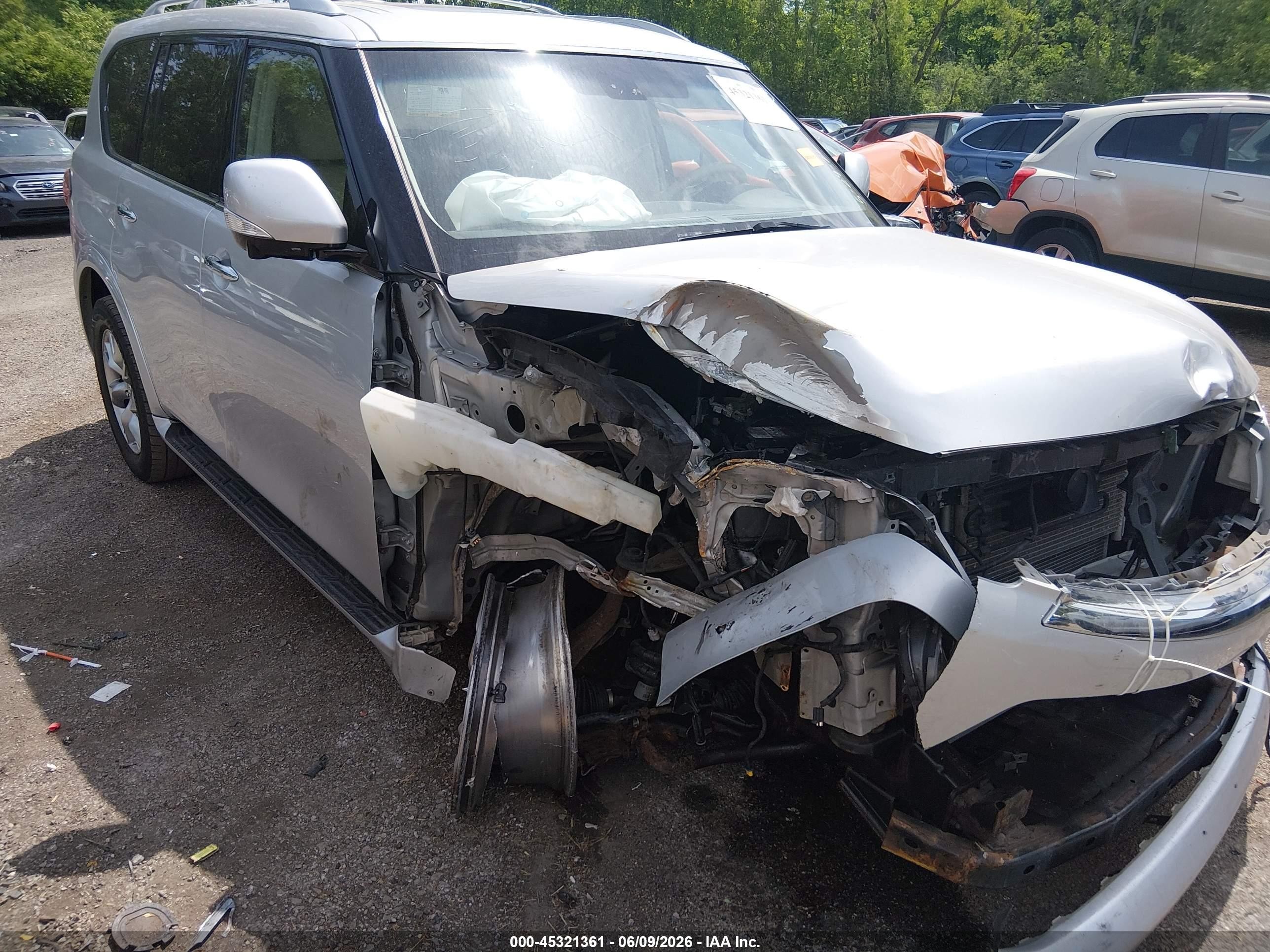2012 Infiniti Qx56   Серебряный vin: JN8AZ2NE7C9016954