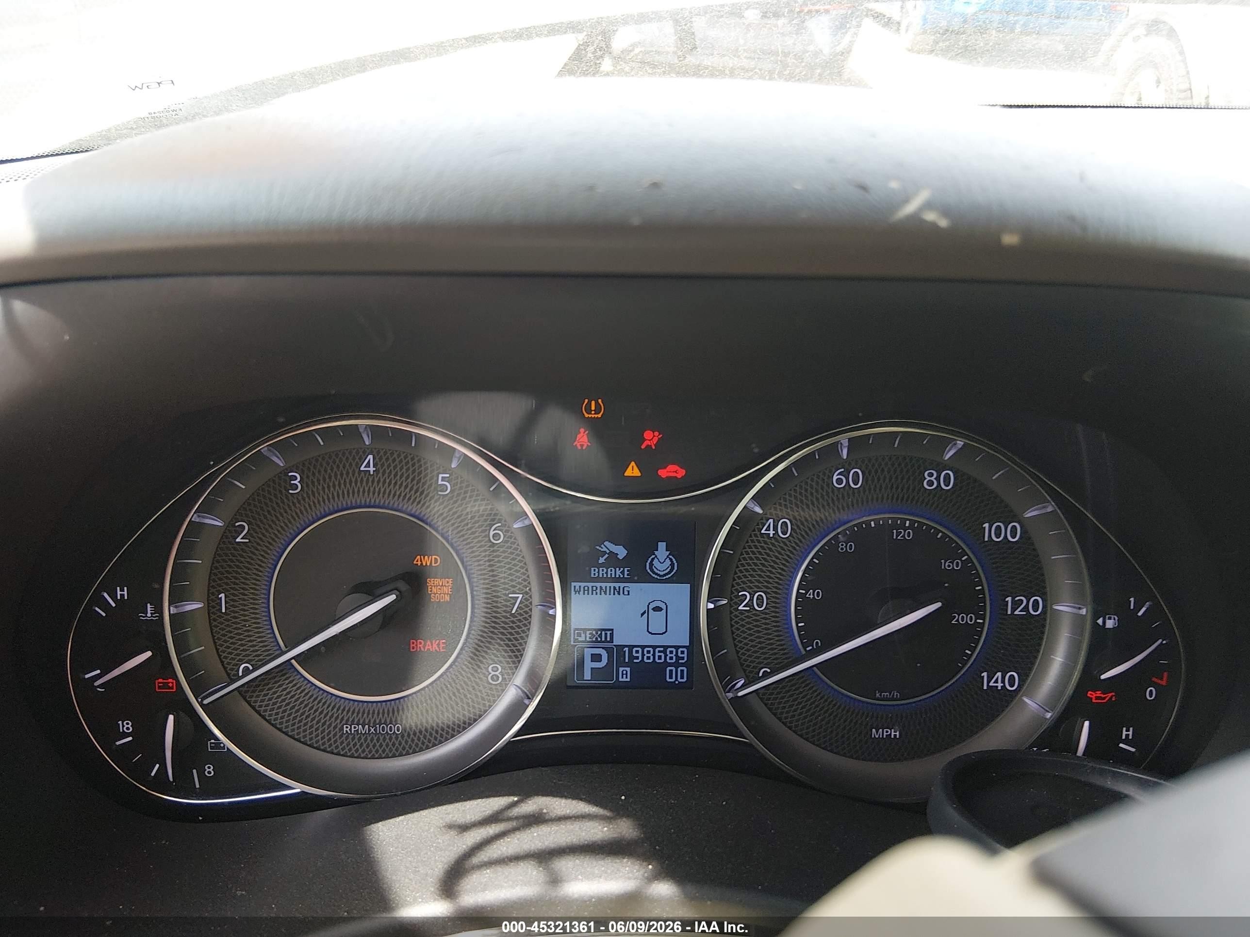 2012 Infiniti Qx56   Серебряный vin: JN8AZ2NE7C9016954