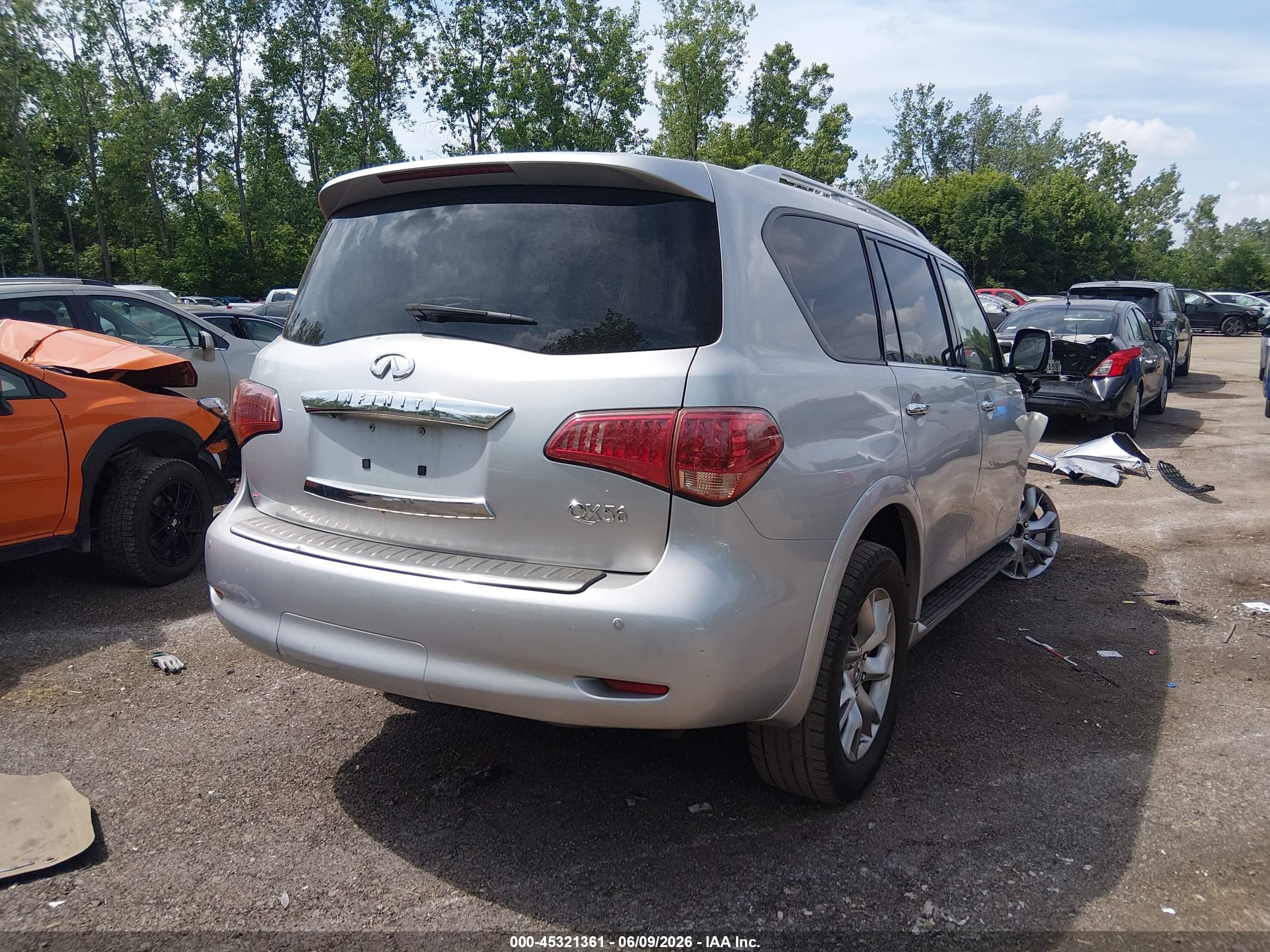 2012 Infiniti Qx56   Серебряный vin: JN8AZ2NE7C9016954