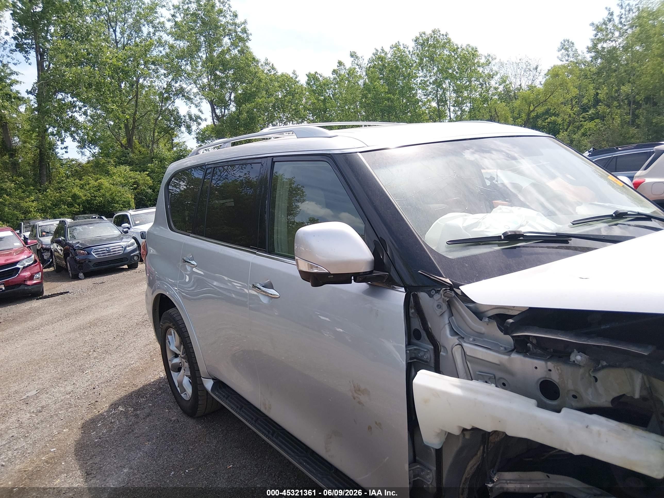 2012 Infiniti Qx56   Серебряный vin: JN8AZ2NE7C9016954
