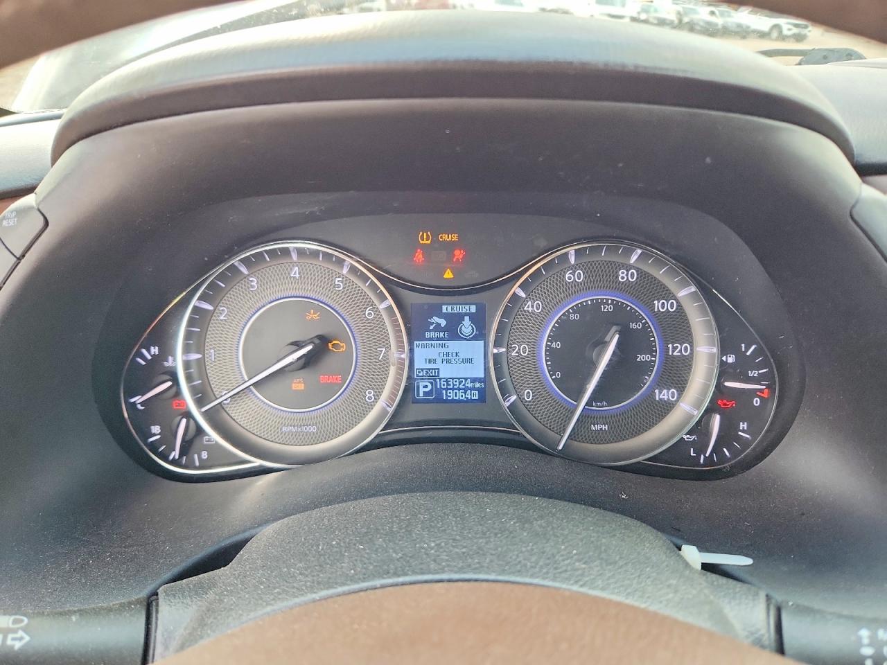 2015 Infiniti Qx80 Base Черный vin: JN8AZ2NE7F9082862