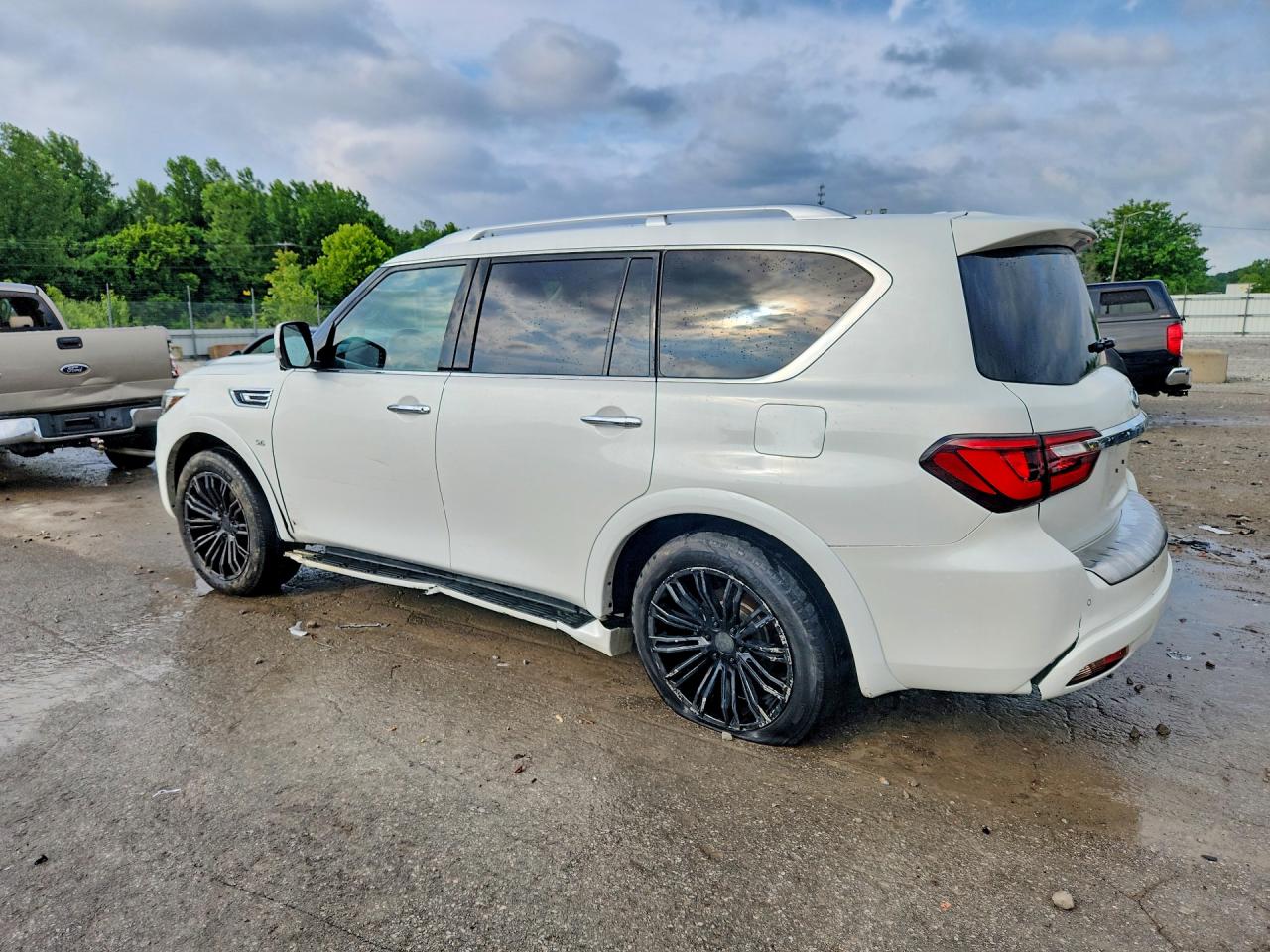 2018 Infiniti Qx80 Base White vin: JN8AZ2NE9J9192370