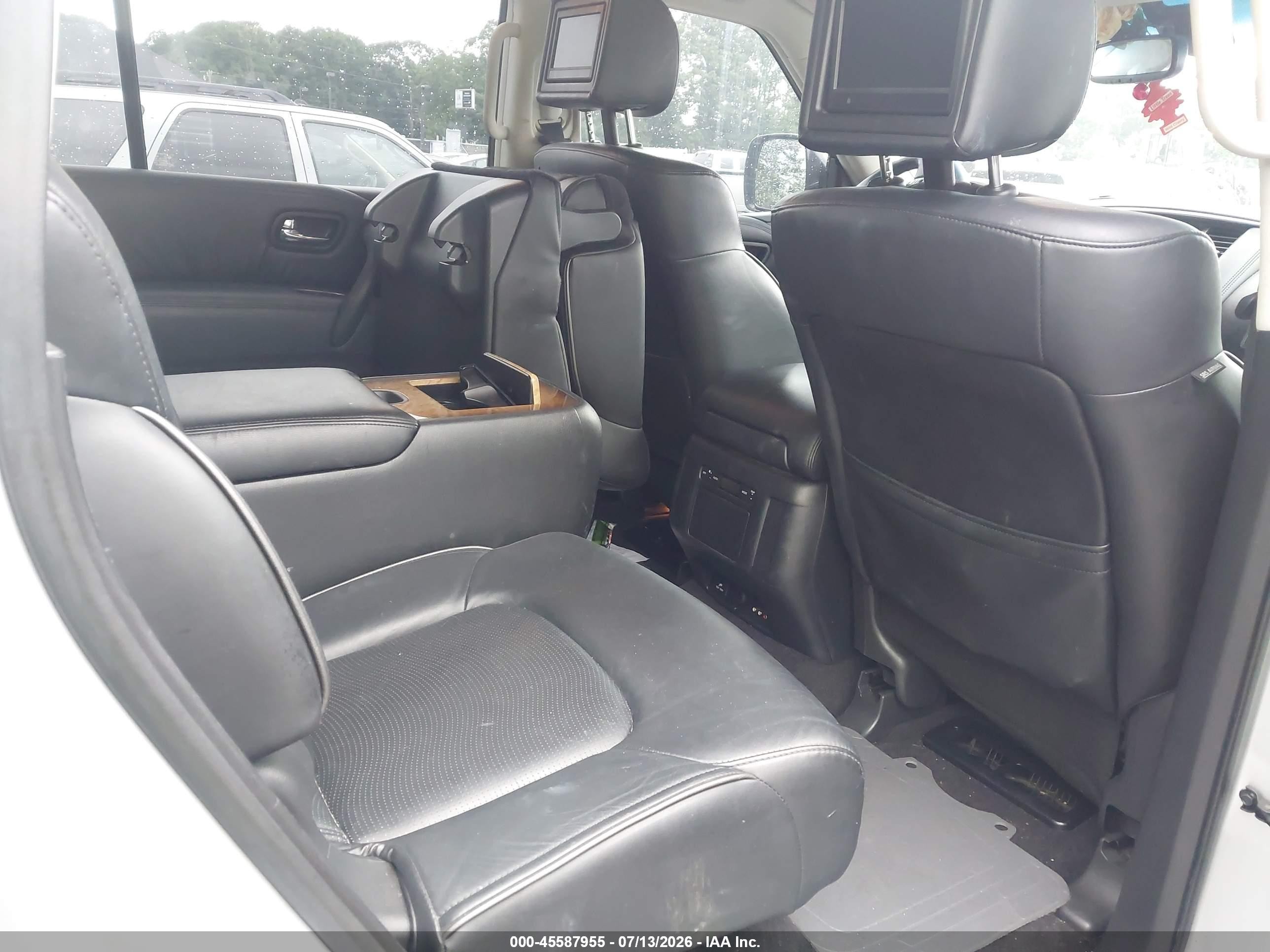 2011 Infiniti Qx56   Silver vin: JN8AZ2NF1B9502120