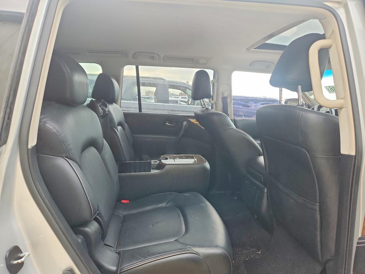 2017 Infiniti Qx80 Base Серебряный vin: JN8AZ2NF2H9646980