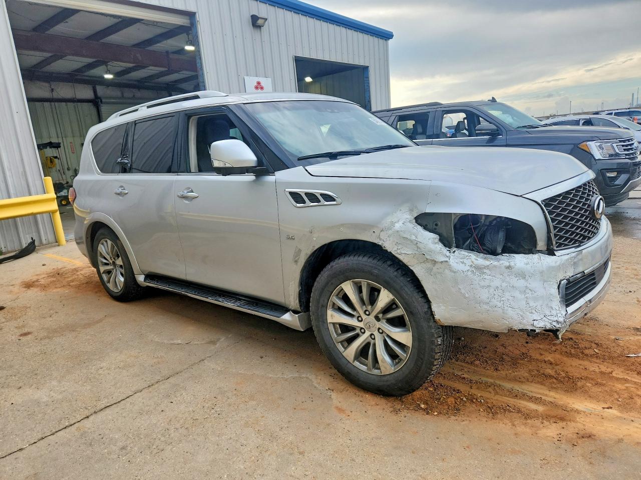 2017 Infiniti Qx80 Base Серебряный vin: JN8AZ2NF2H9646980