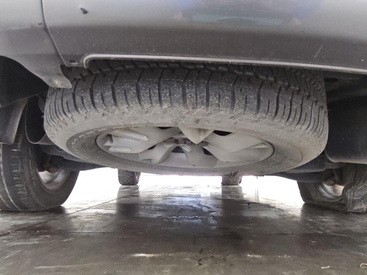 2011 Infiniti Qx56 Base Gray vin: JN8AZ2NF6B9503375 Damage: Spare Tire, Worn, Replacement Required