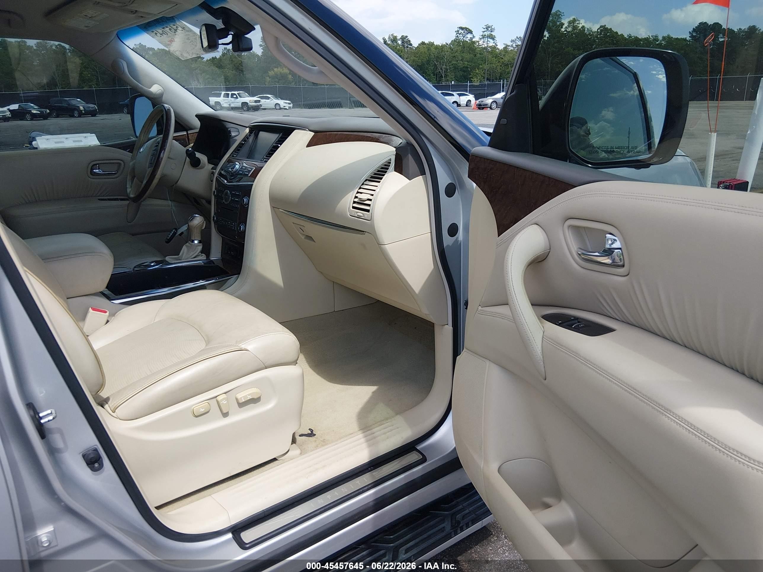 2015 Infiniti Qx80 Серебряный vin: JN8AZ2NF6F9570807