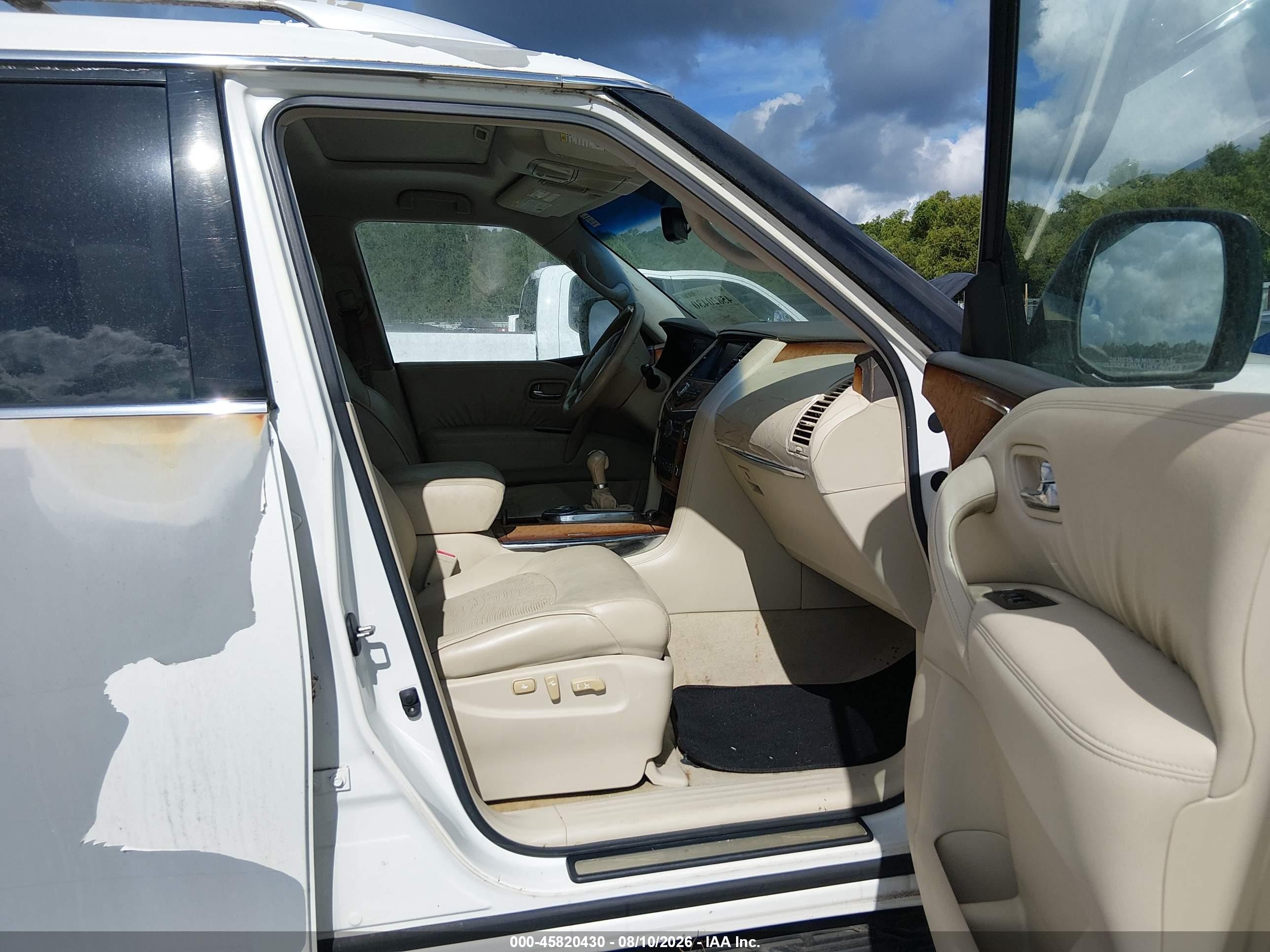 2011 Infiniti Qx56   White vin: JN8AZ2NF8B9500171