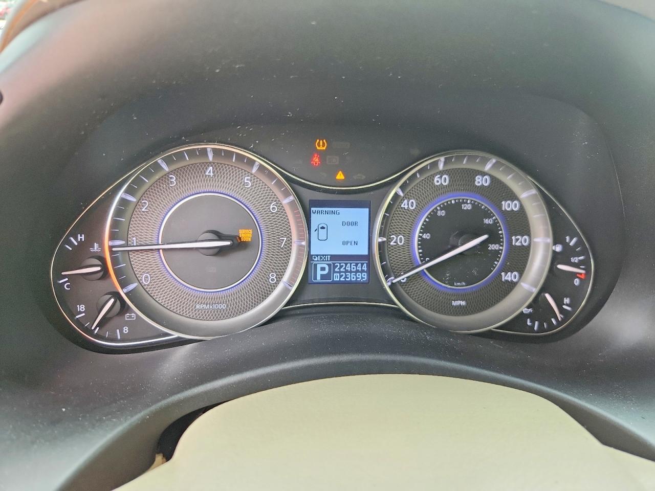 2011 Infiniti Qx56 Base White vin: JN8AZ2NF9B9500017