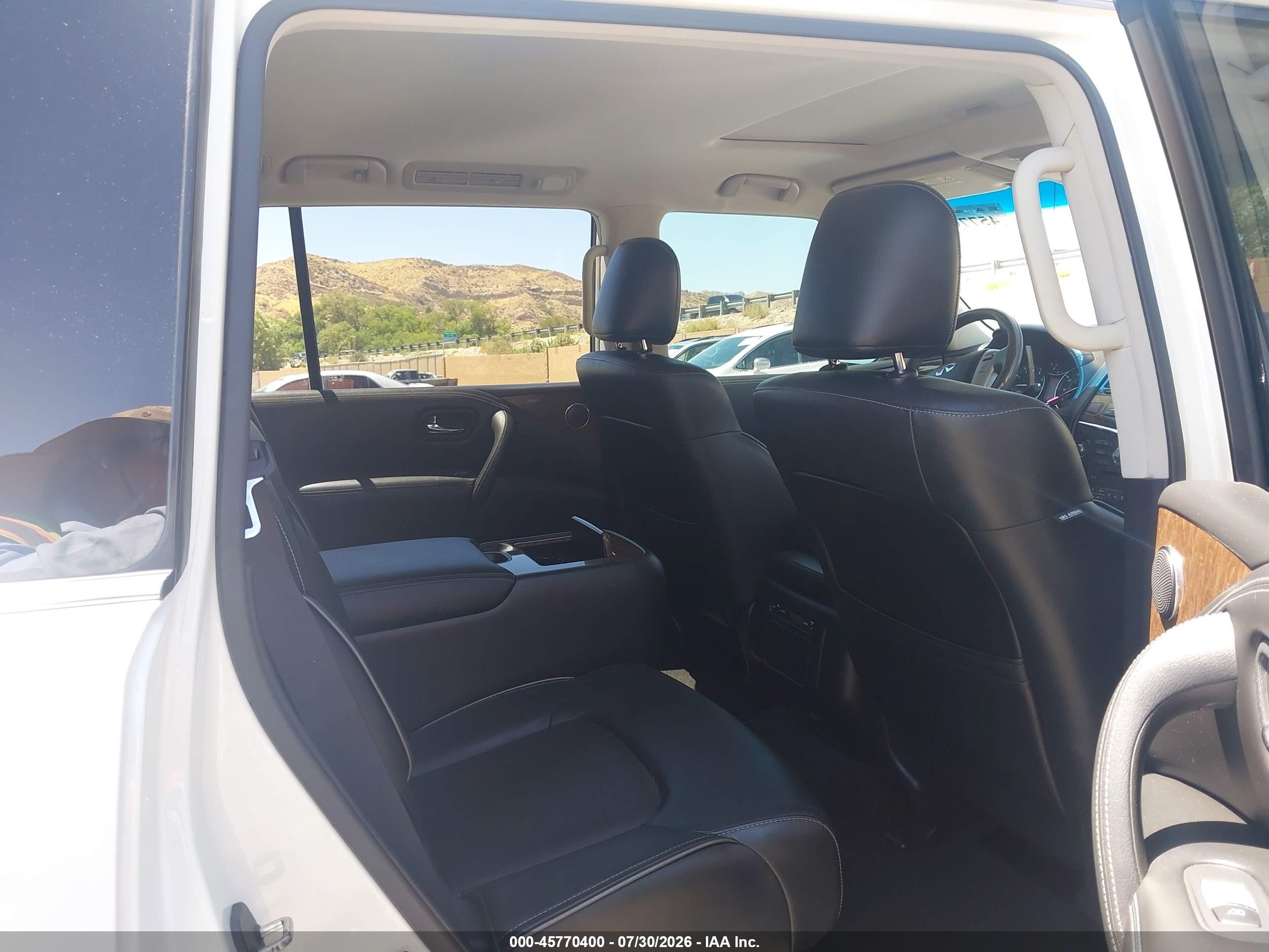2015 Infiniti Qx80   Белый vin: JN8AZ2NF9F9570090