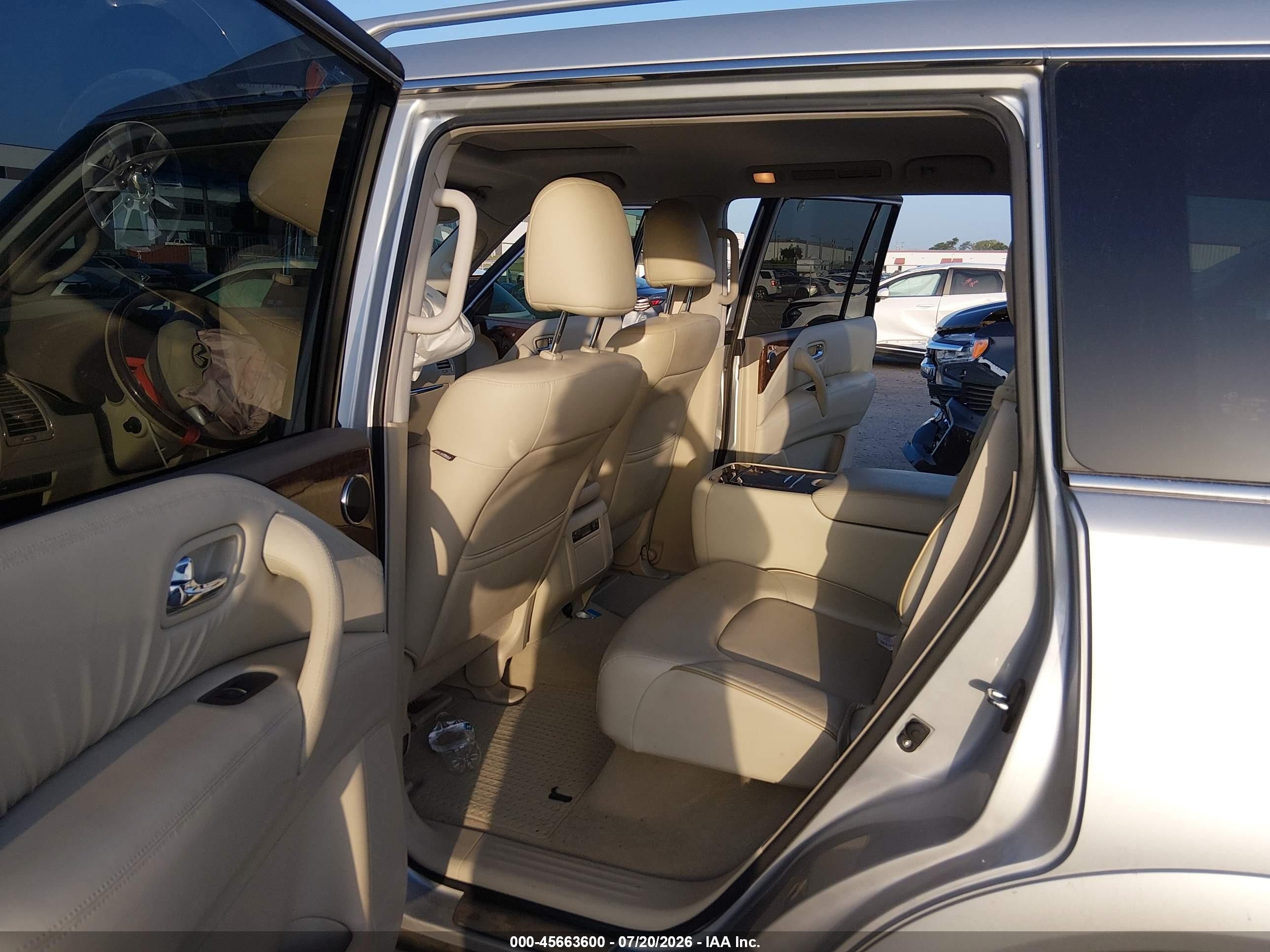 2015 Infiniti Qx80 Silver vin: JN8AZ2NFXF9573810