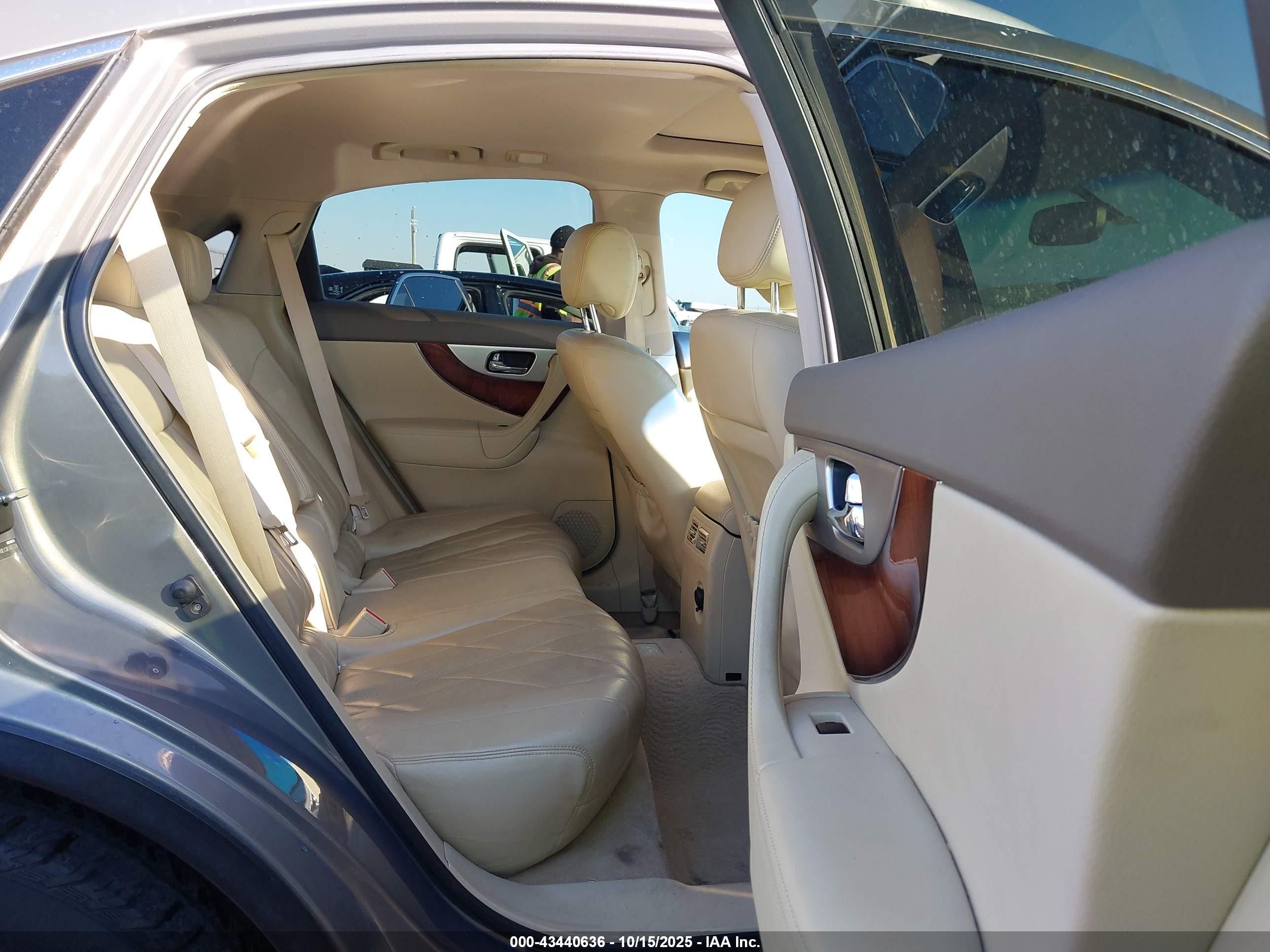 2012 Infiniti Fx50   Silver vin: JN8BS1MW1CM180128