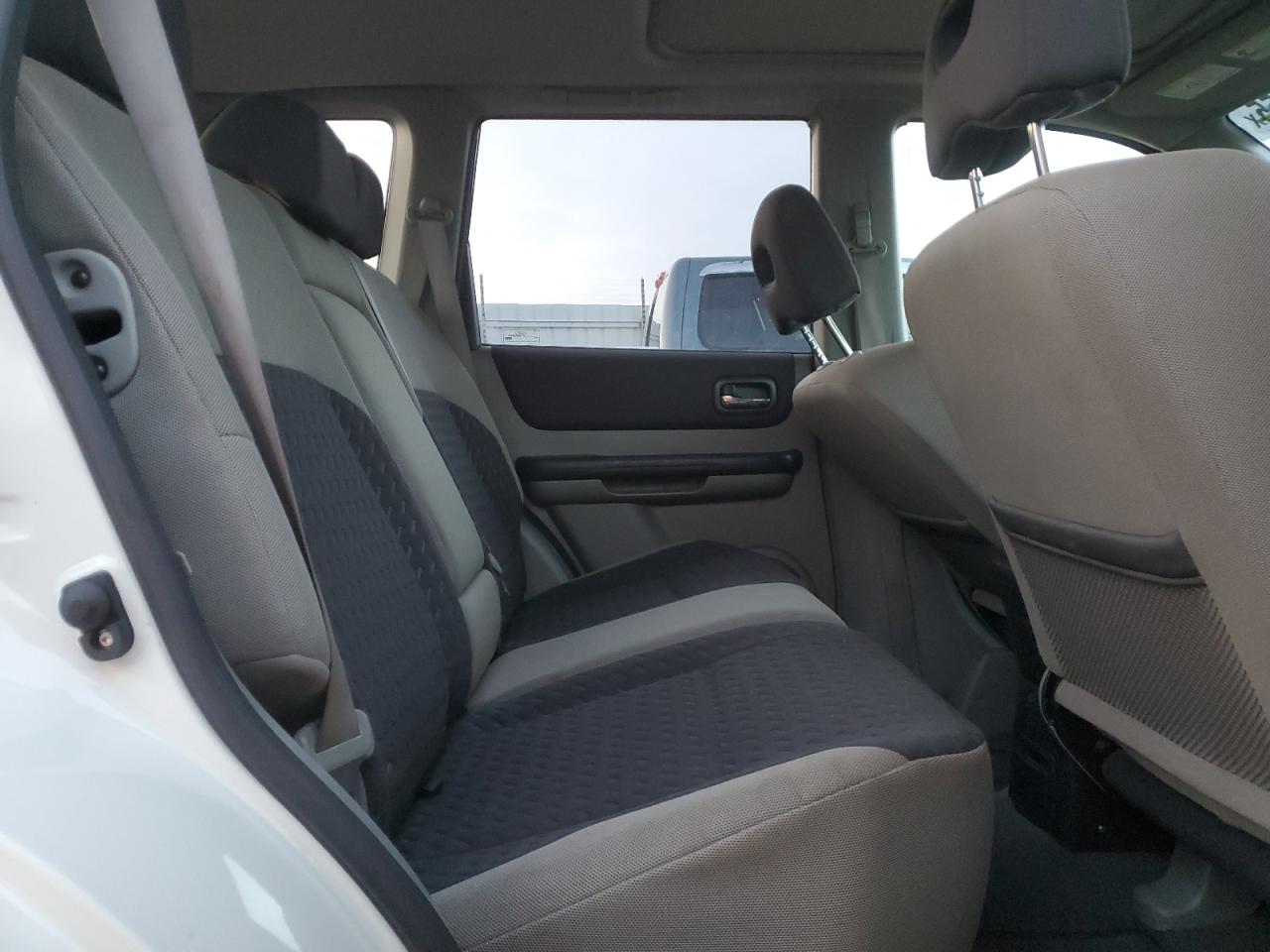 2006 Nissan X-trail Xe Белый vin: JN8BT08T56W101172