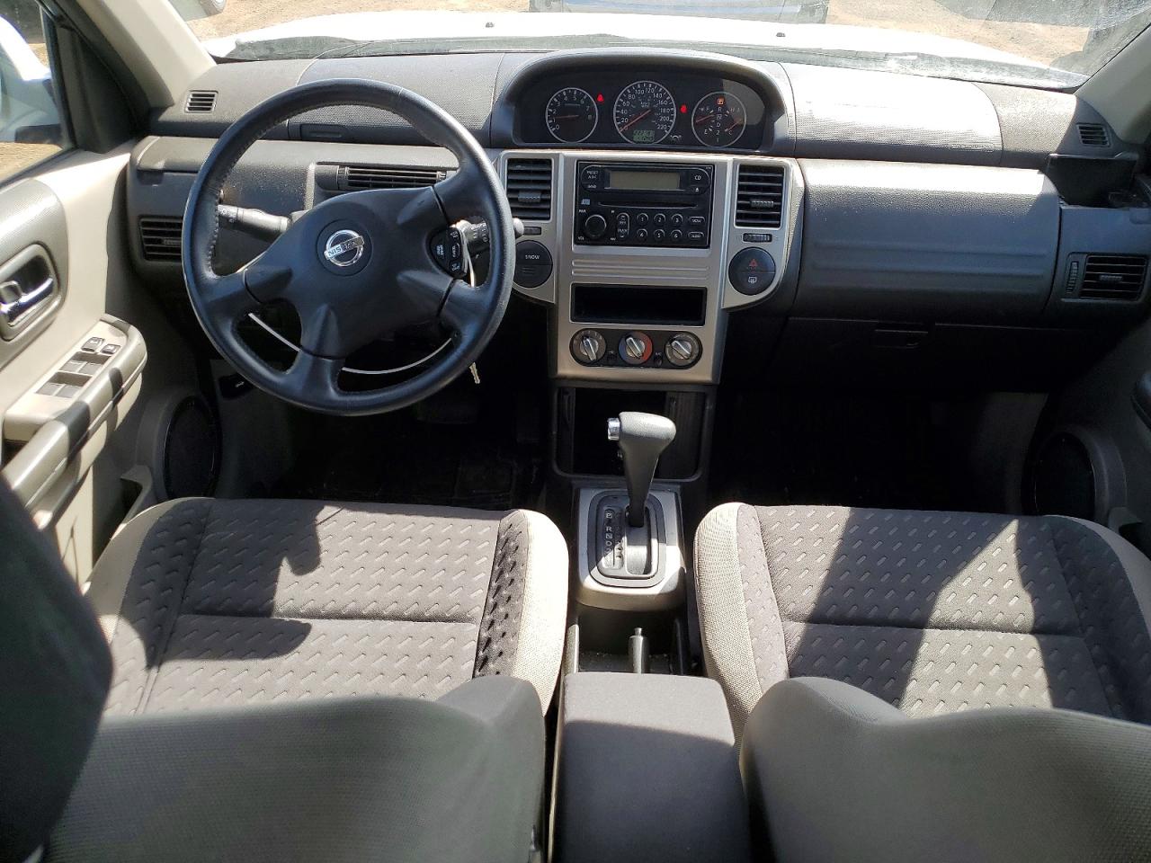 2006 Nissan X-trail Xe Серебряный vin: JN8BT08TX6W102155