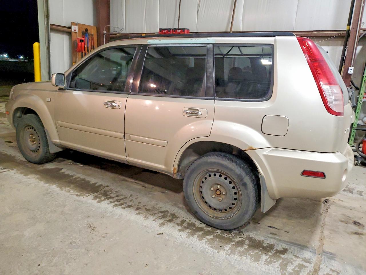 2006 Nissan X-trail Xe Beige vin: JN8BT08V26W207614